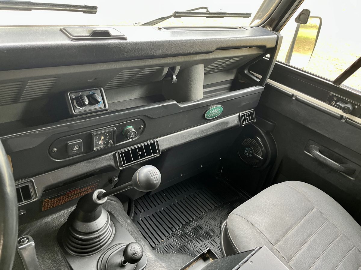 1994 Land Rover Defender 90 NAS