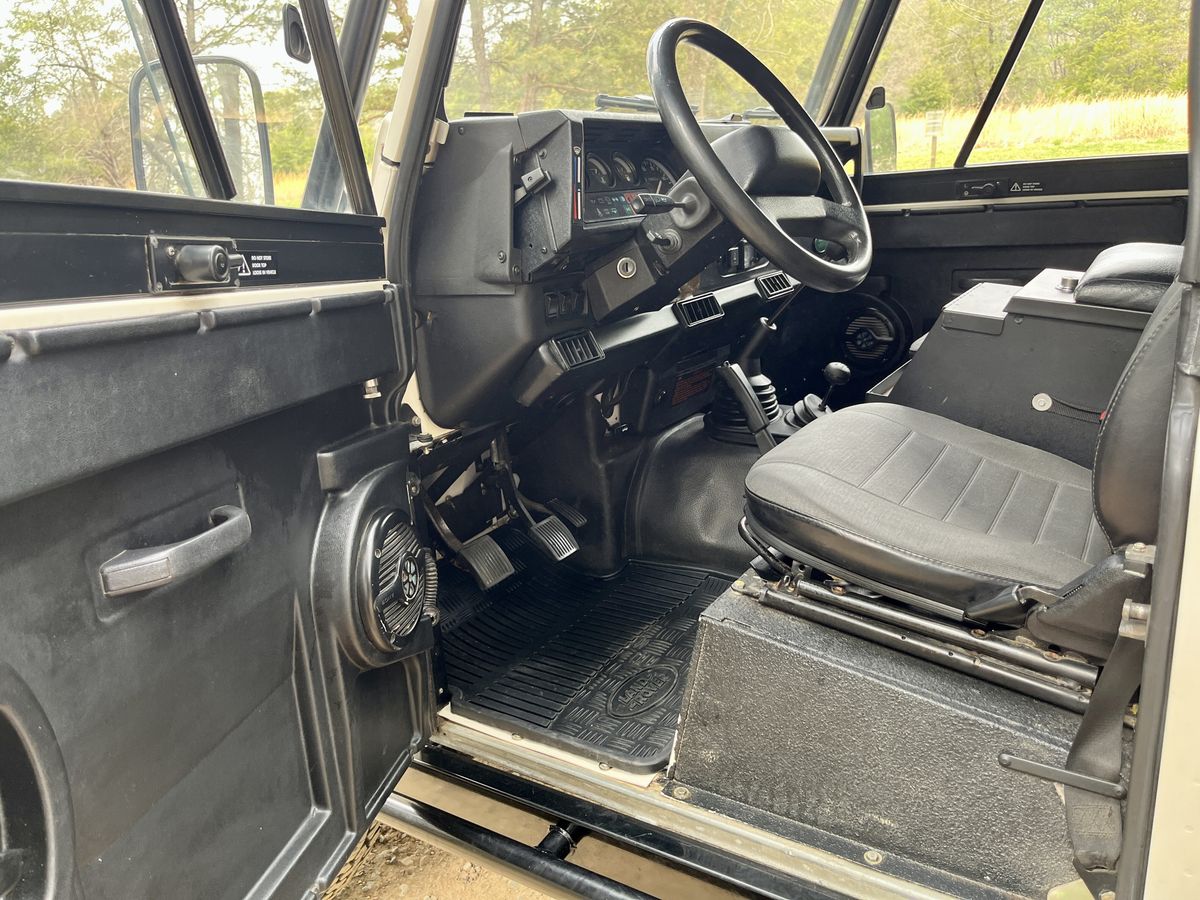 1994 Land Rover Defender 90 NAS