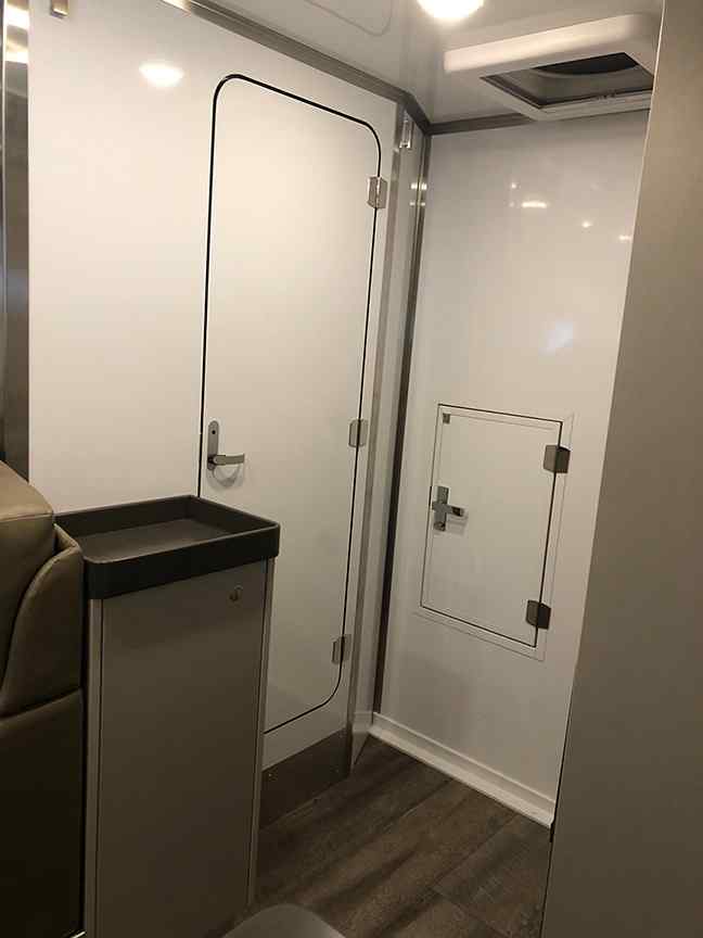 2019 Global Expedition Vehicles SAFARI EXTREME