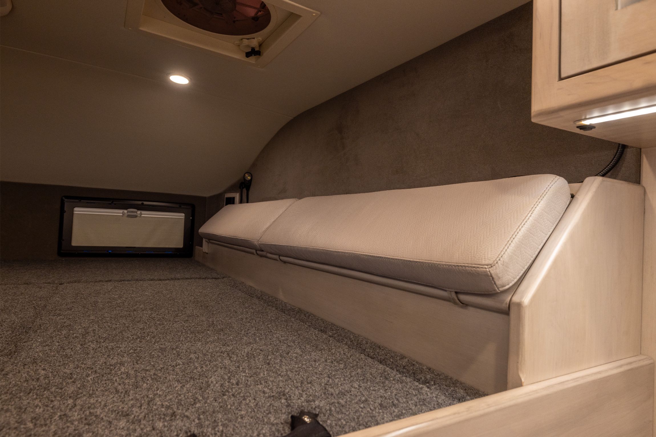 2019 EarthRoamer XV-LTS 232