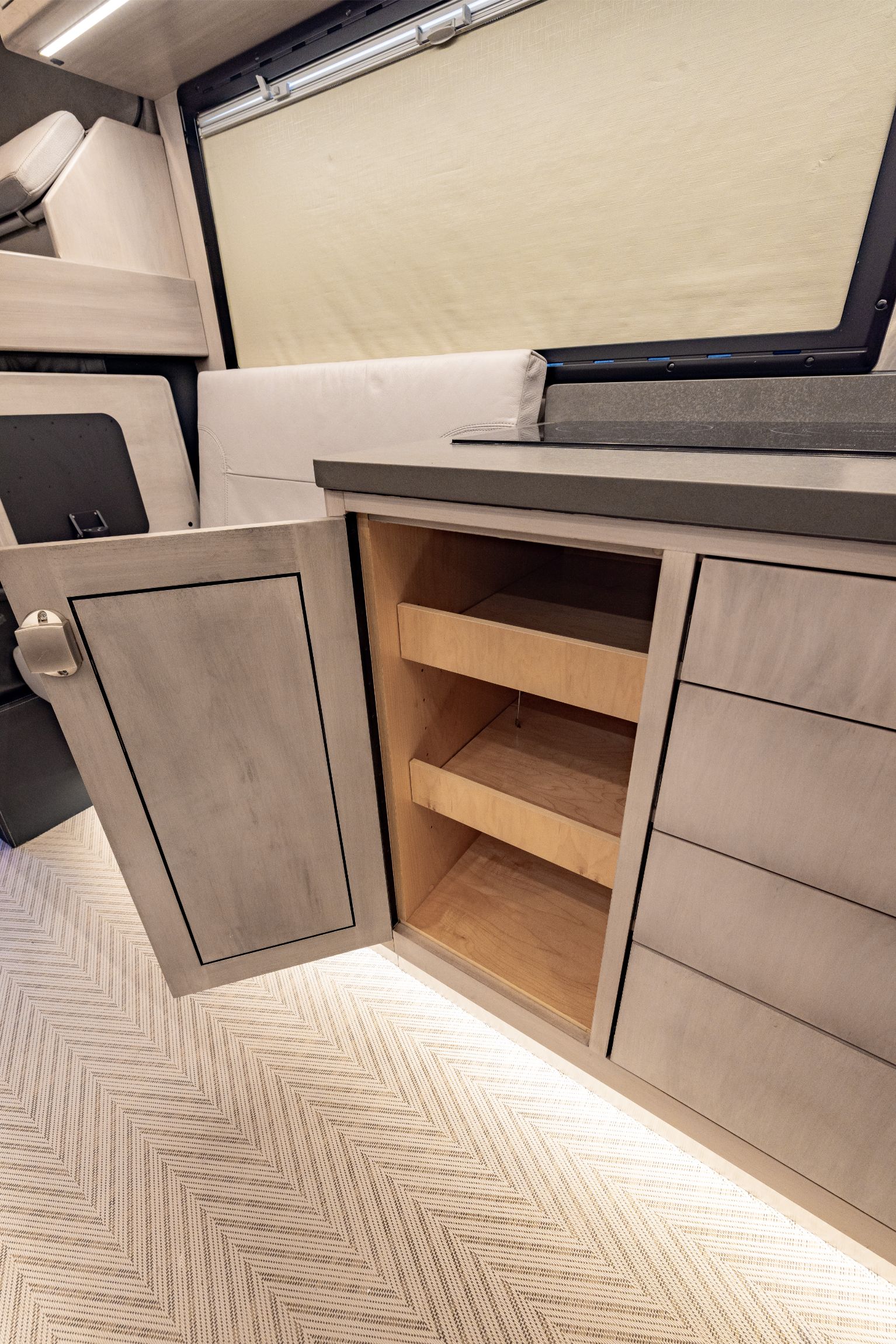 2019 EarthRoamer XV-LTS 232