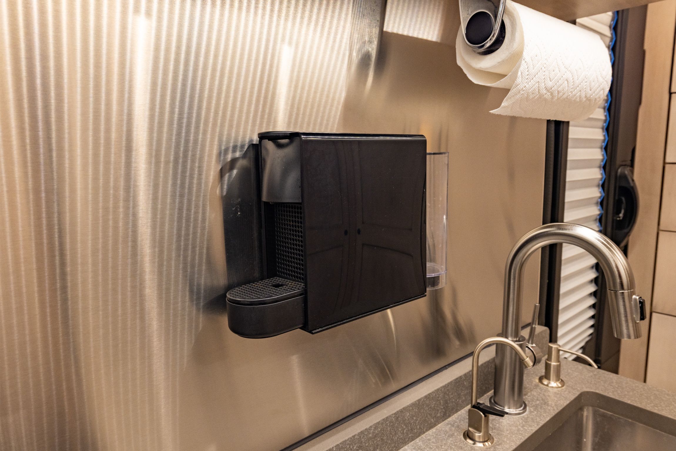 2019 EarthRoamer XV-LTS 232