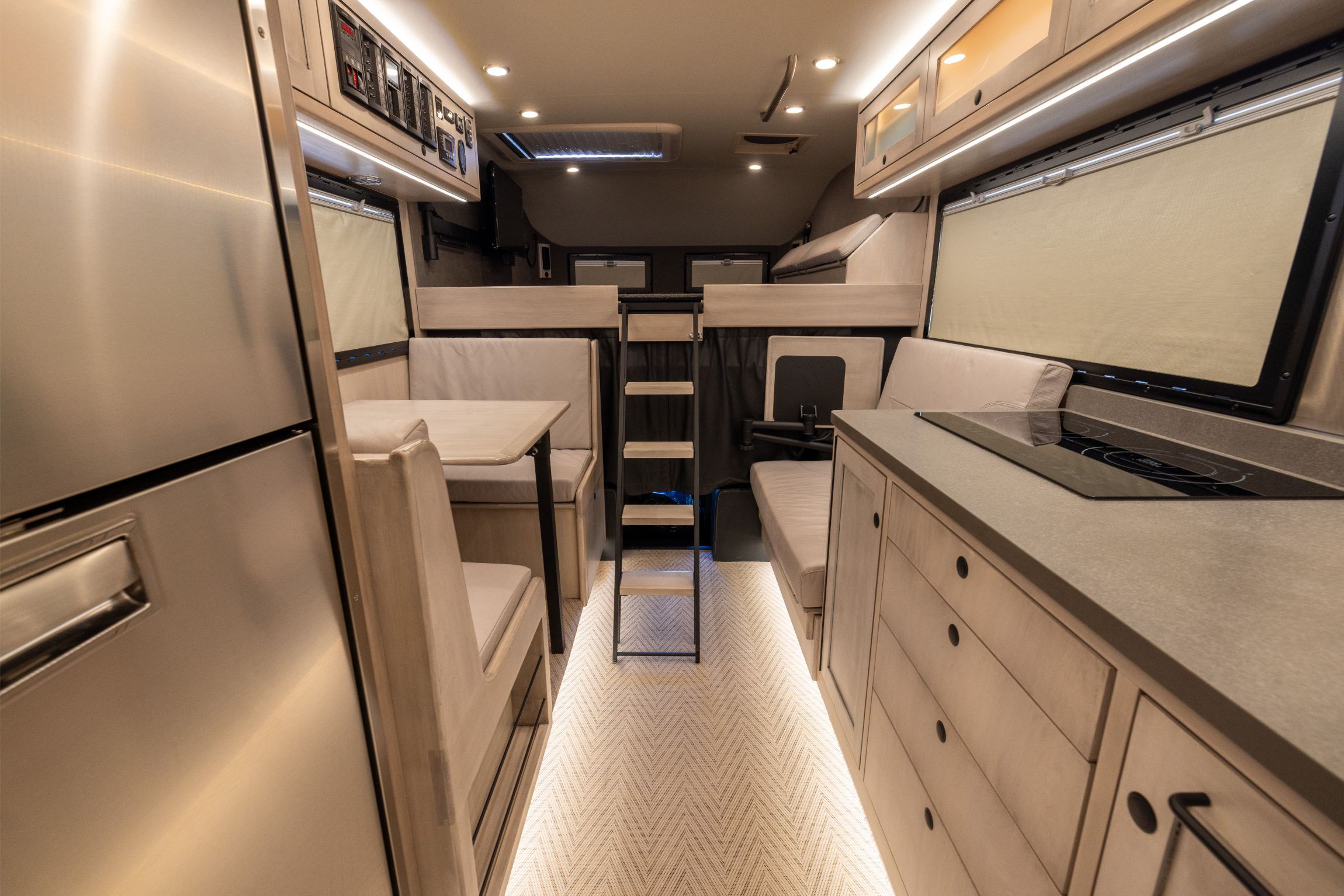 2019 EarthRoamer XV-LTS 232