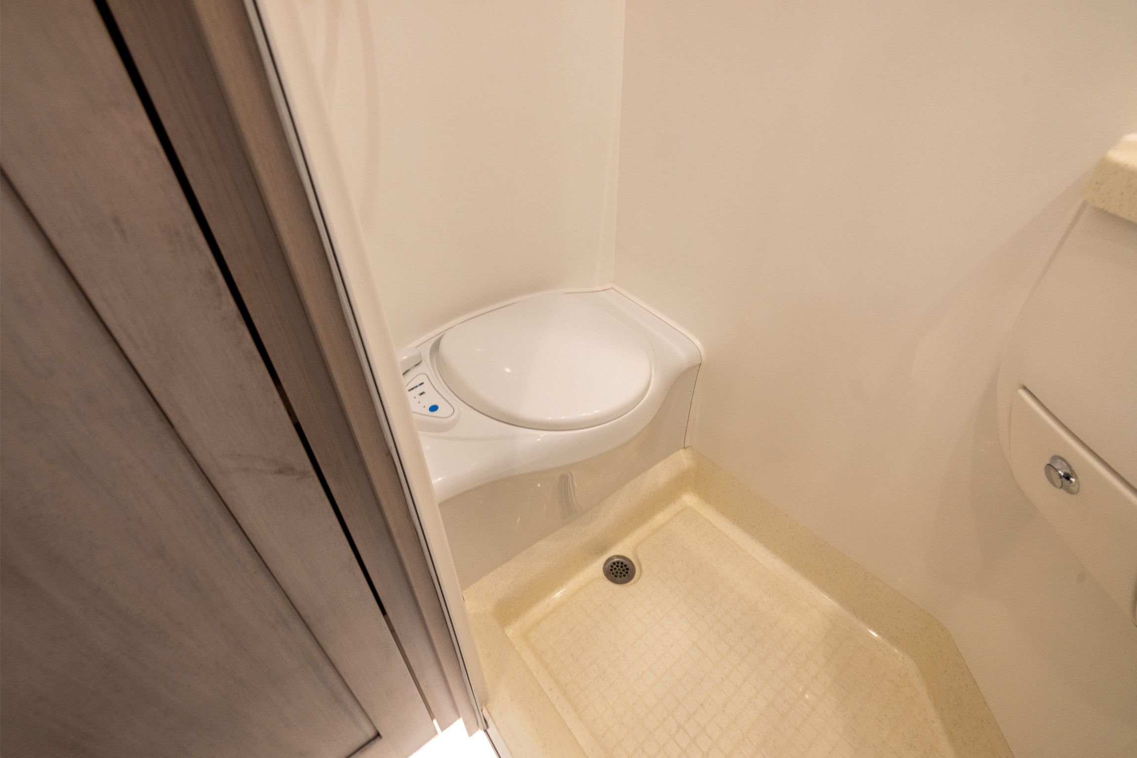 2019 EarthRoamer XV-LTS 232