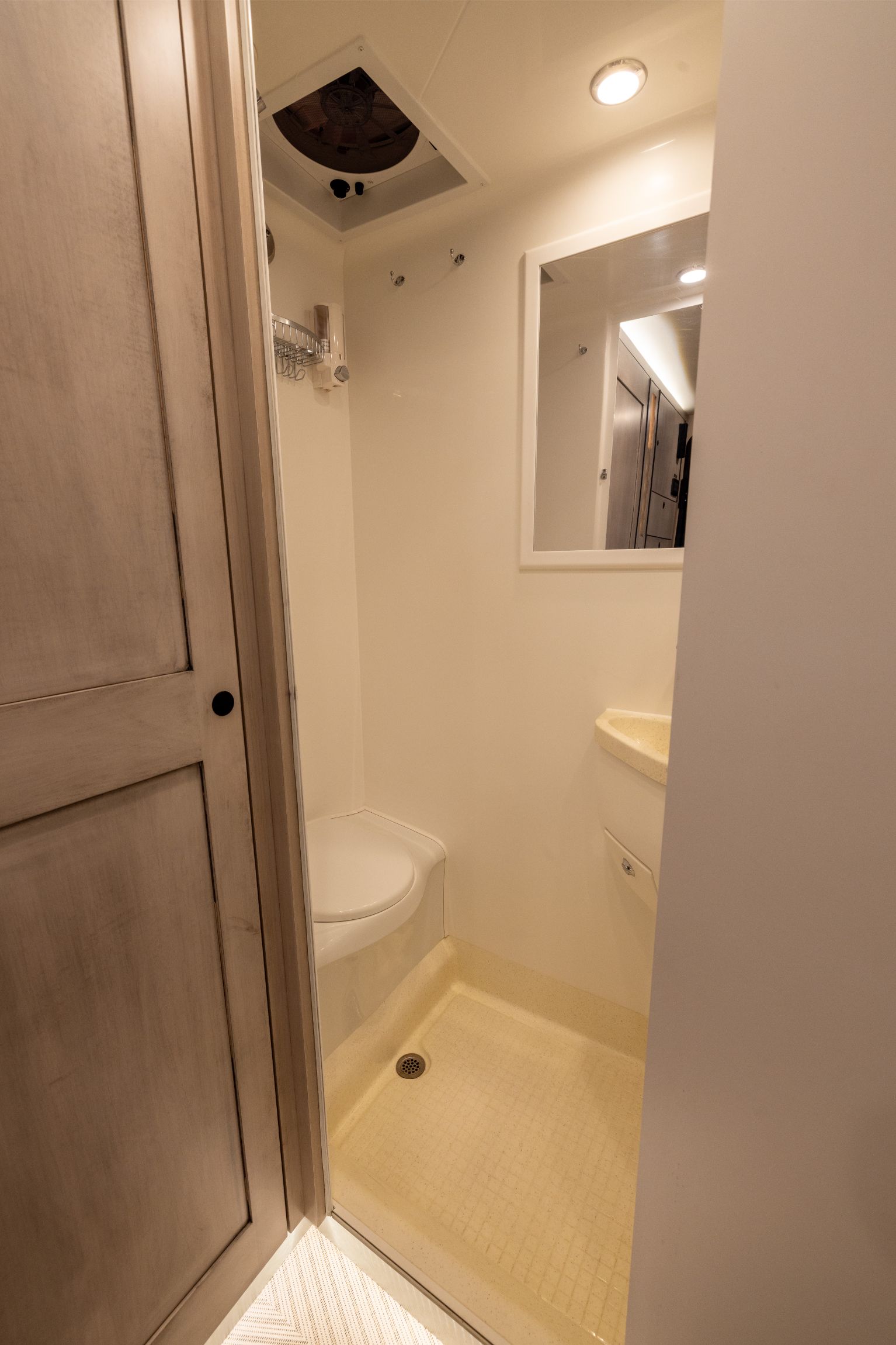 2019 EarthRoamer XV-LTS 232