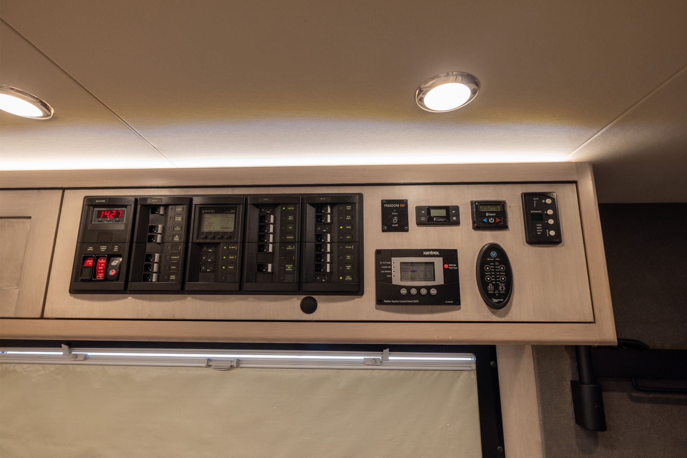 2019 EarthRoamer XV-LTS 232