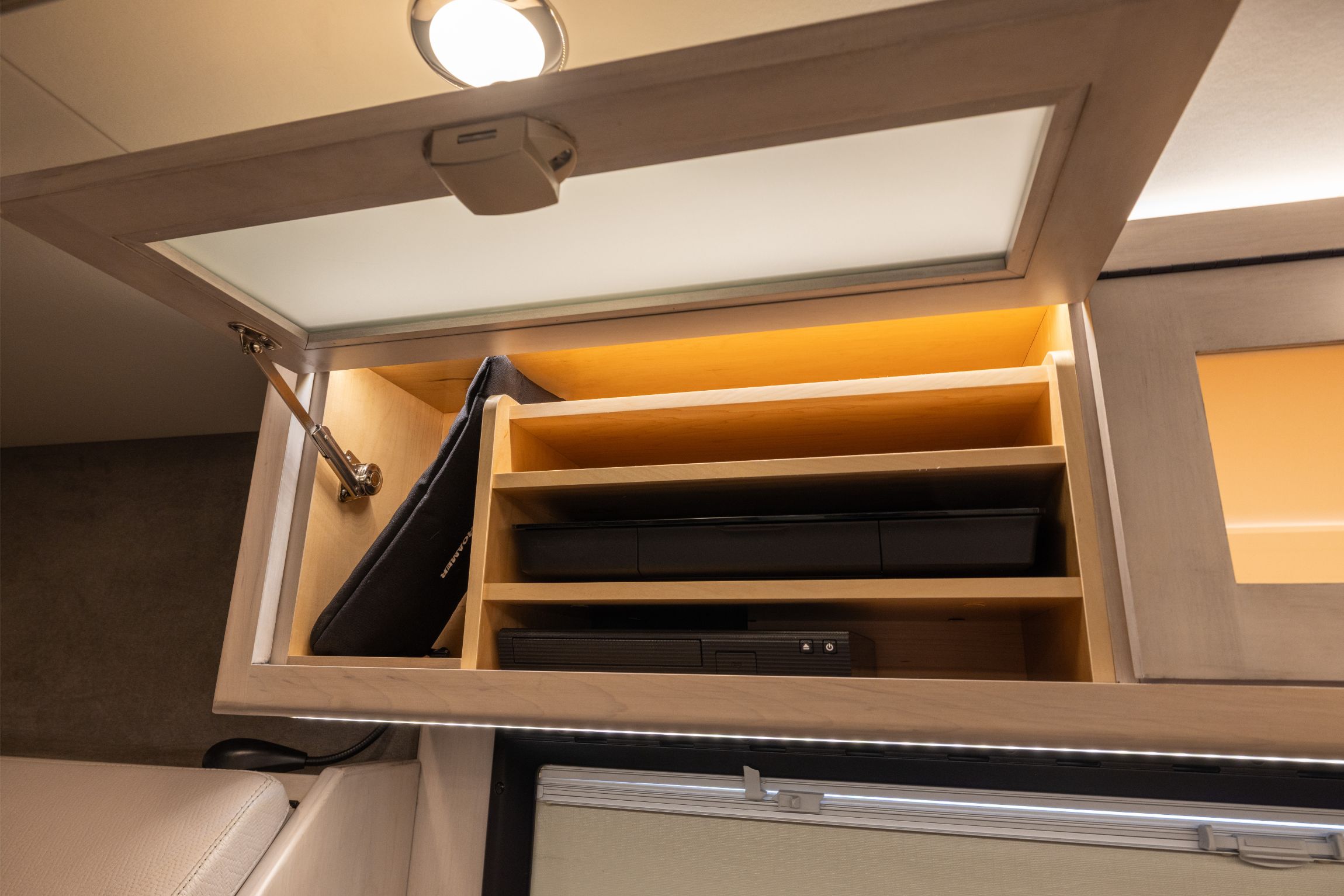 2019 EarthRoamer XV-LTS 232