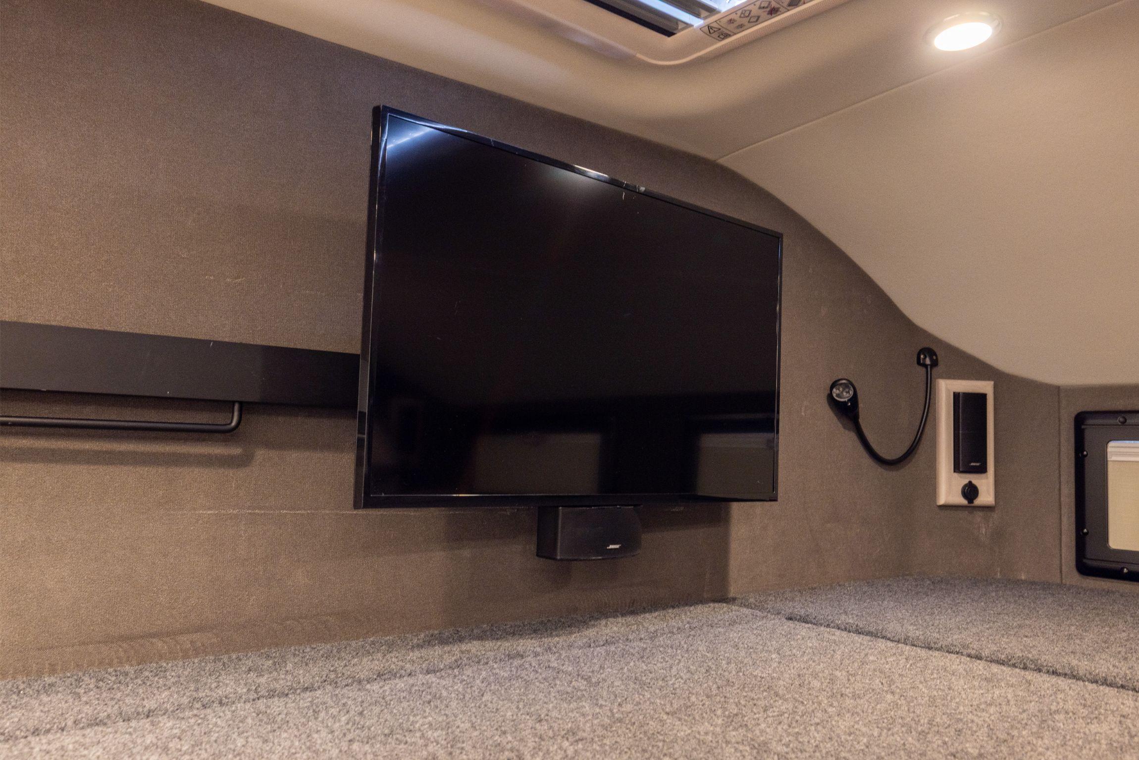 2019 EarthRoamer XV-LTS 232