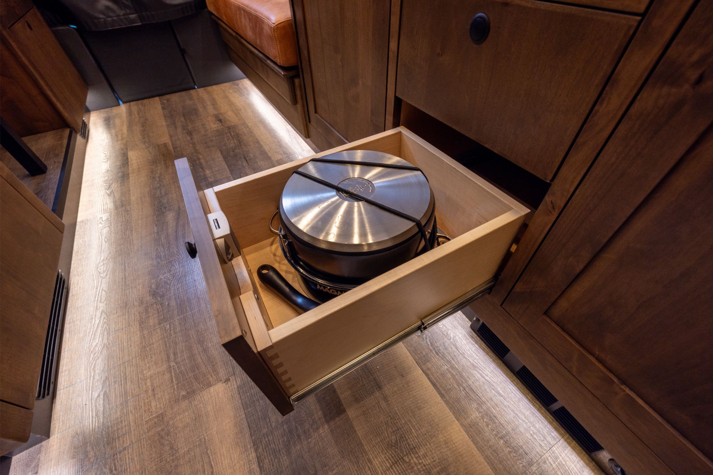 2022 EarthRoamer XV-LTi 051