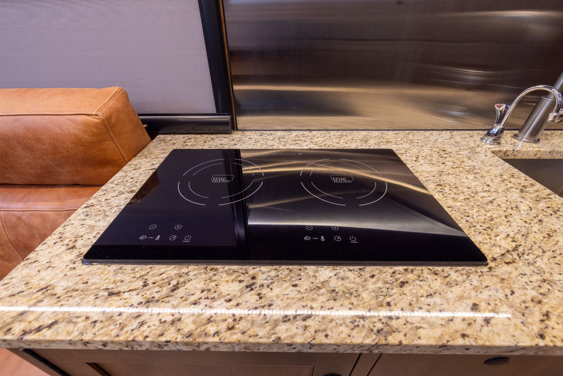 2022 EarthRoamer XV-LTi 051