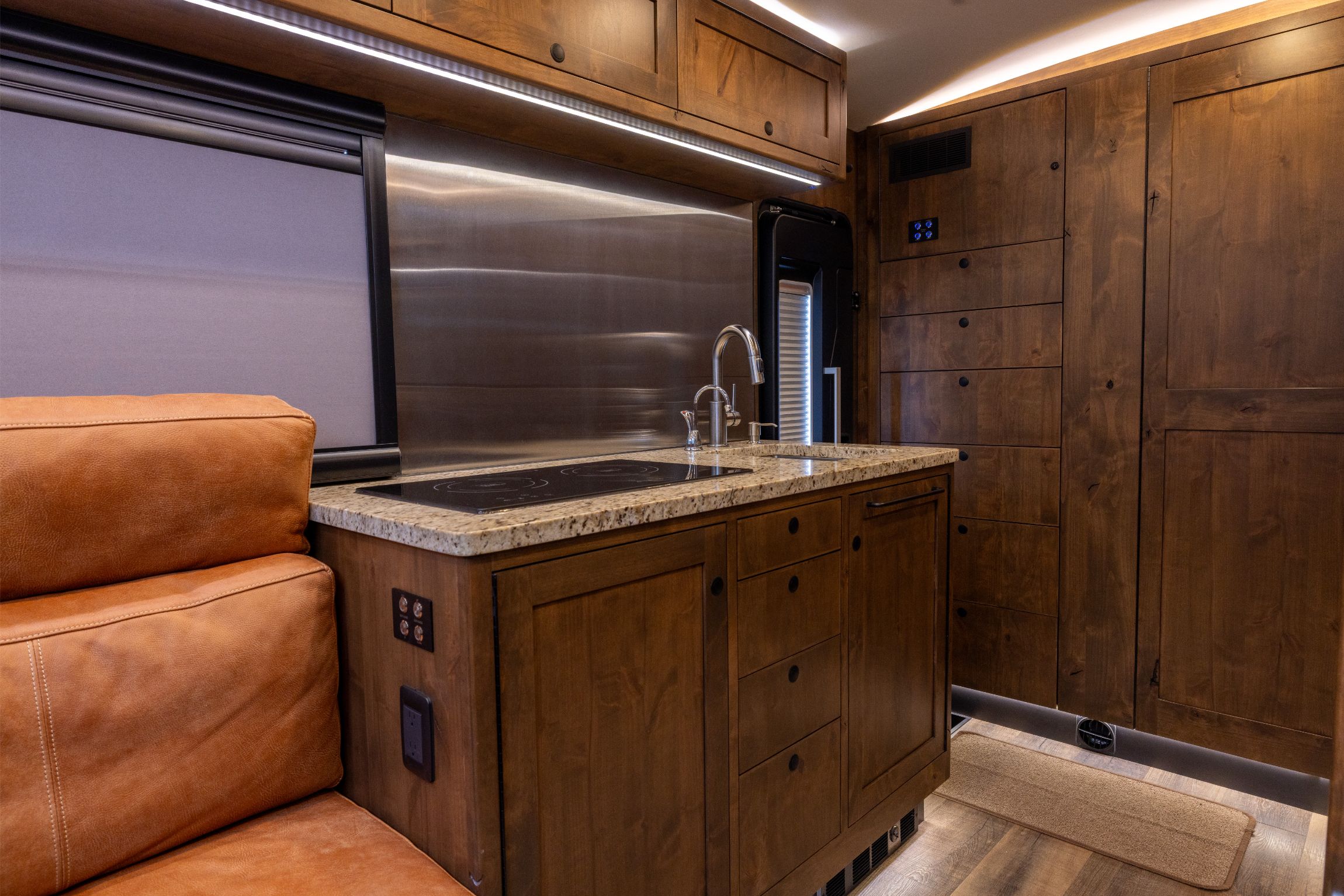 2022 EarthRoamer XV-LTi 051