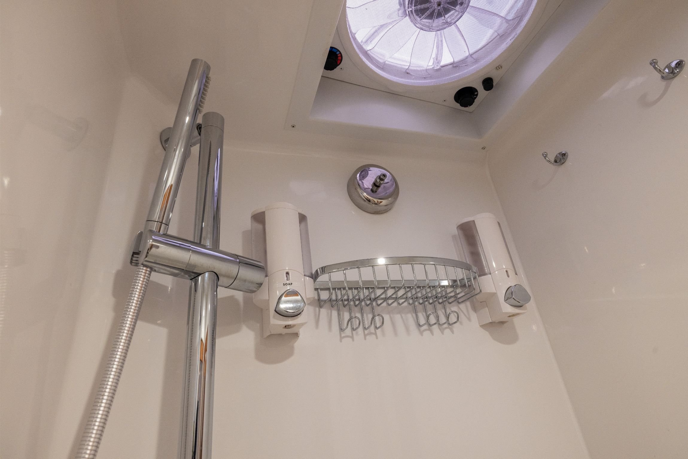 2022 EarthRoamer XV-LTi 051