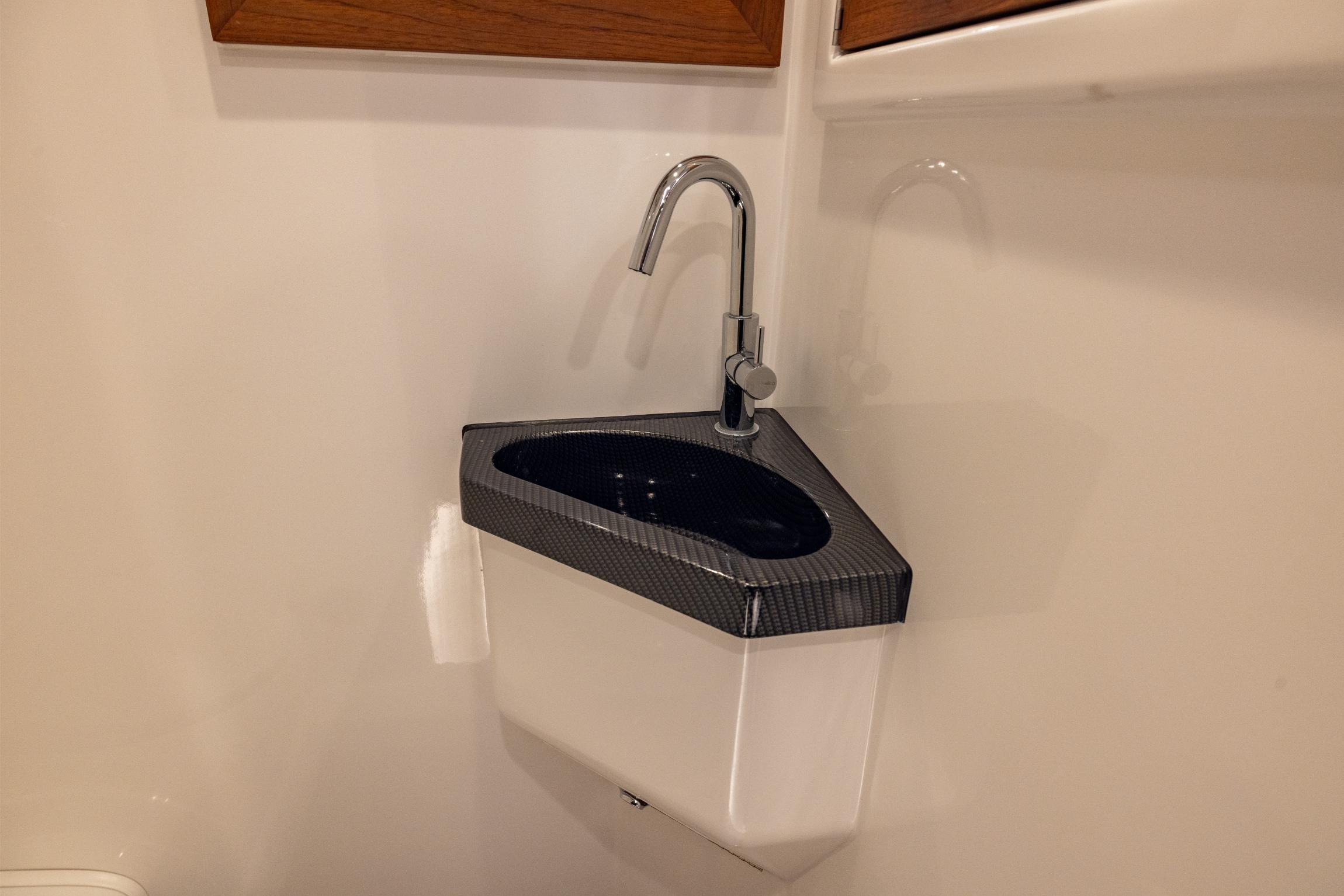 2020 EarthRoamer XV-LTi 011