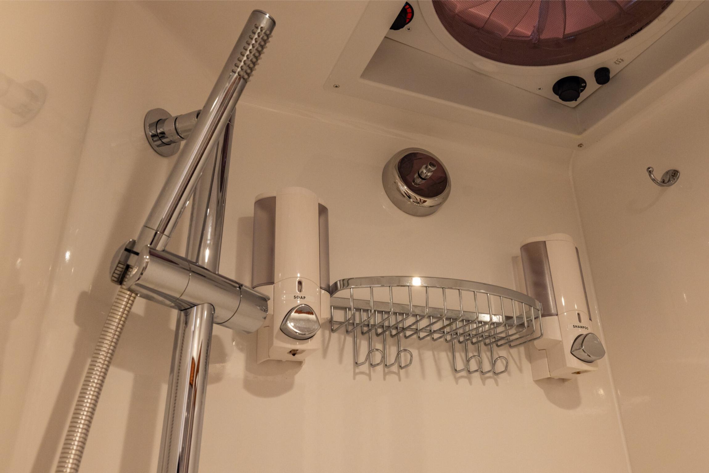 2020 EarthRoamer XV-LTi 011