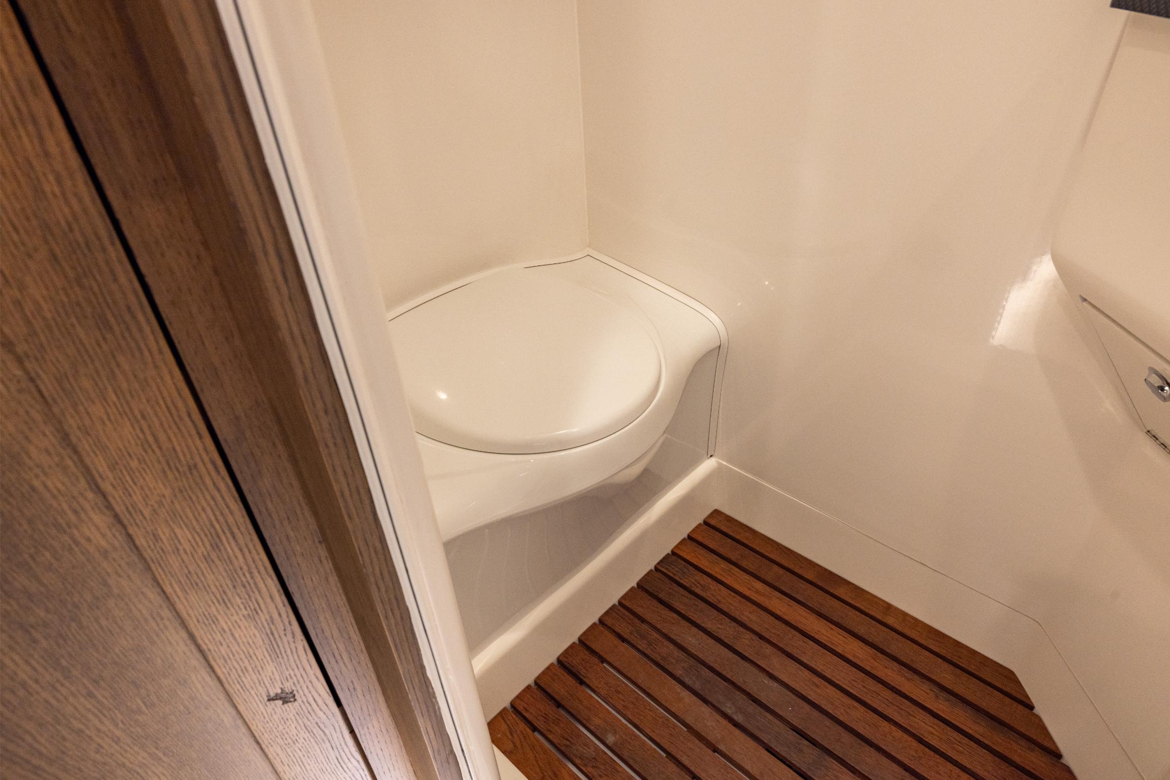 2020 EarthRoamer XV-LTi 011