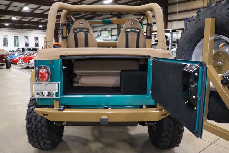 Custom 1995 Jeep Wrangler