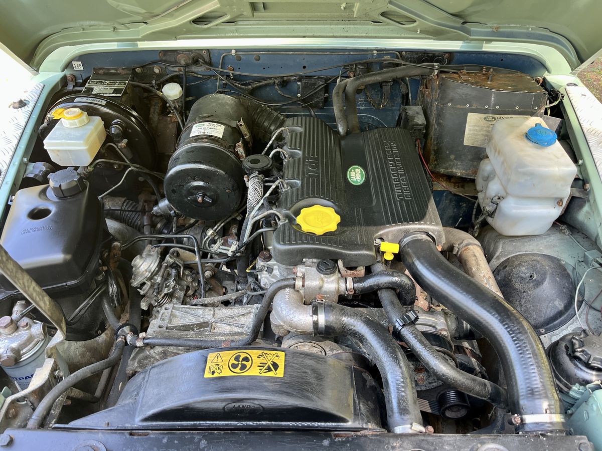 1997 Land Rover Defender 90 Hue 166