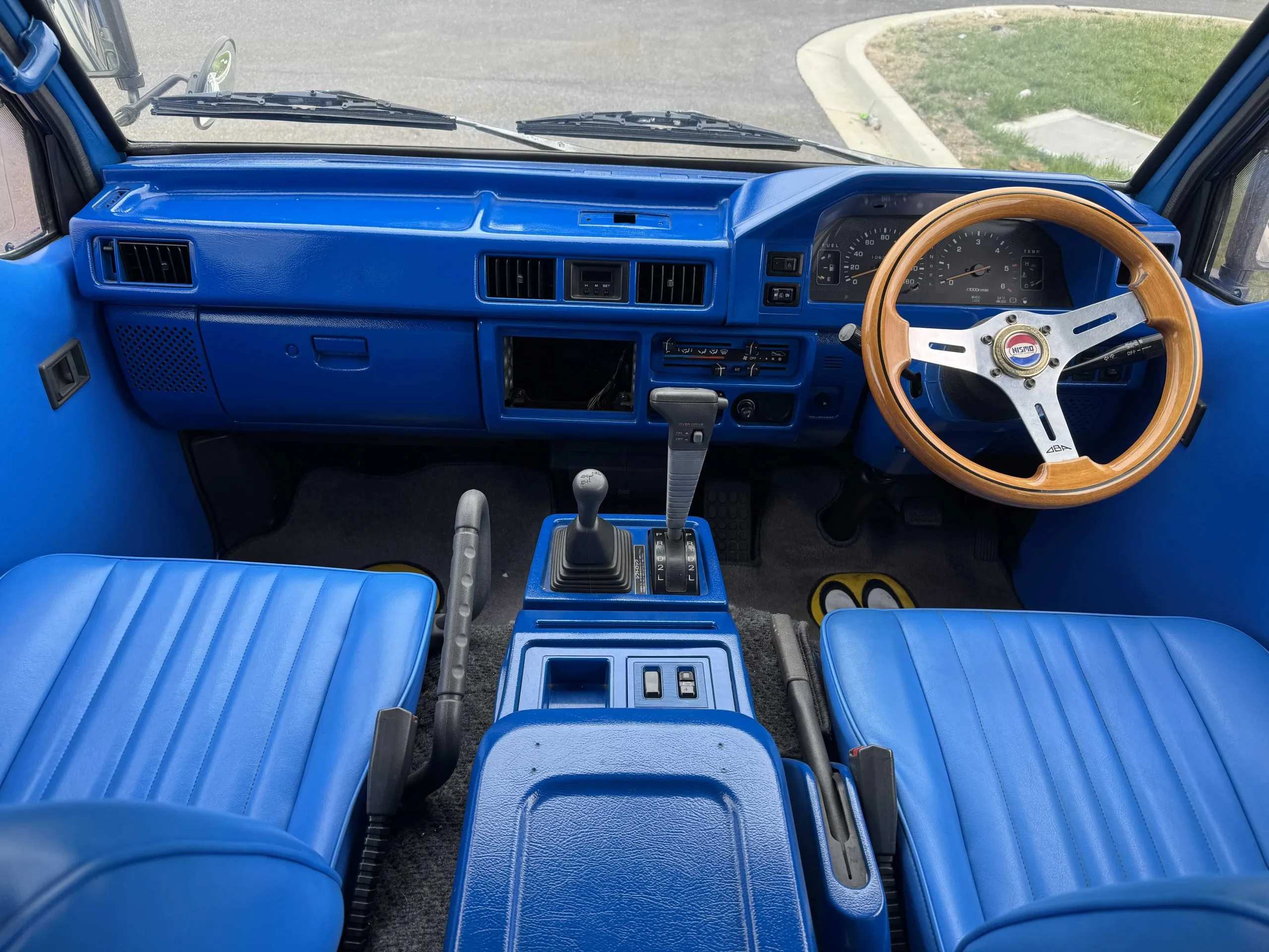 Lifted 1993 Mitsubishi Delica L300