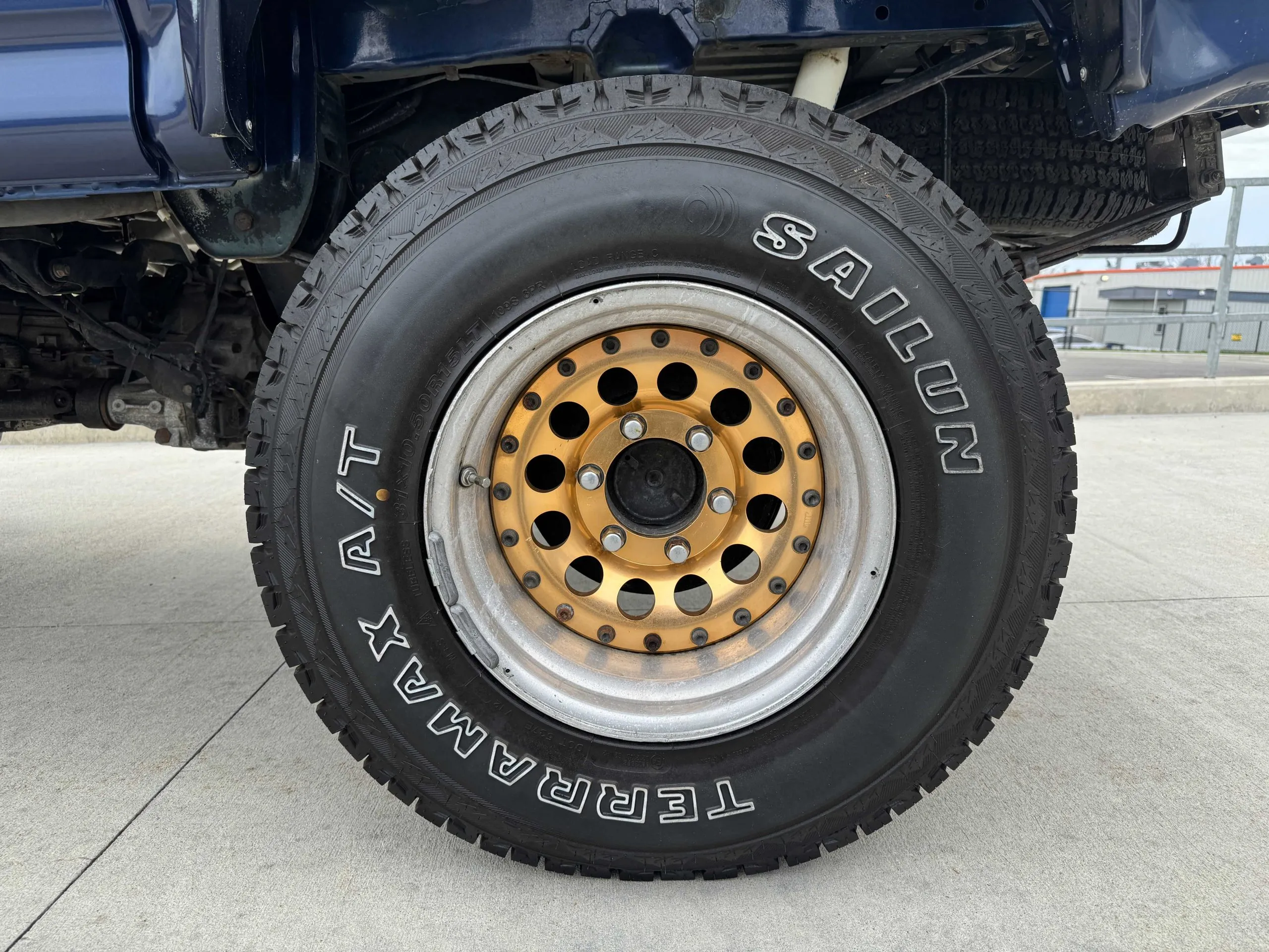 Lifted 1993 Mitsubishi Delica L300