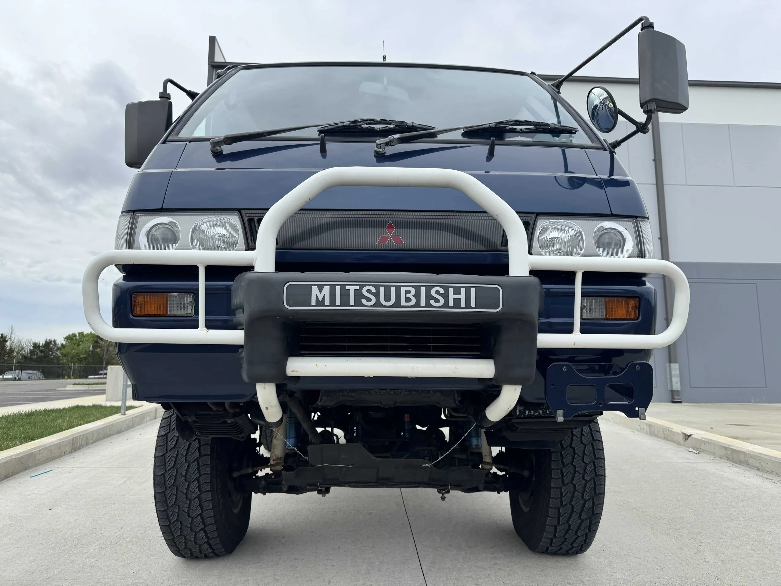 Lifted 1993 Mitsubishi Delica L300