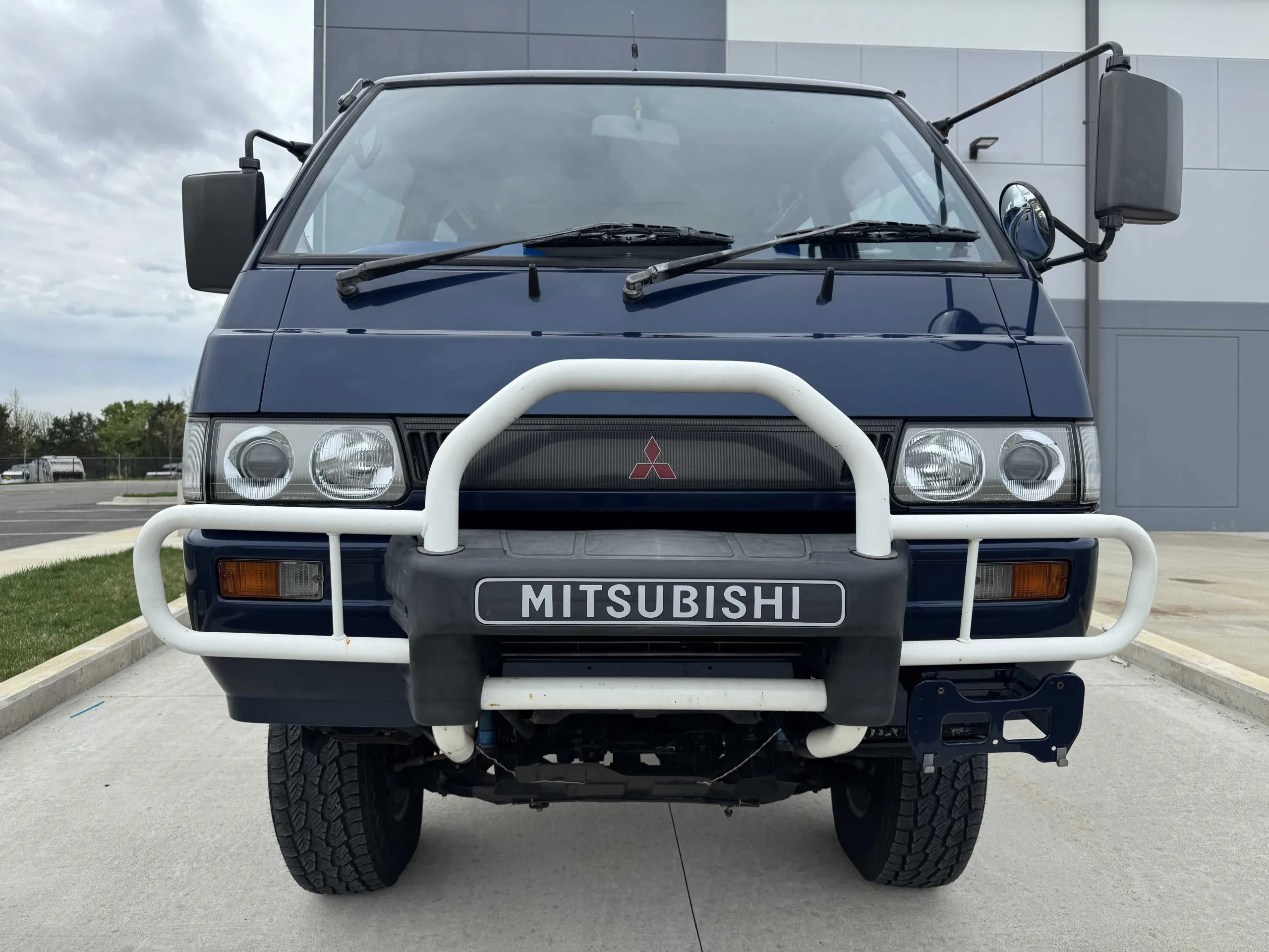 Lifted 1993 Mitsubishi Delica L300