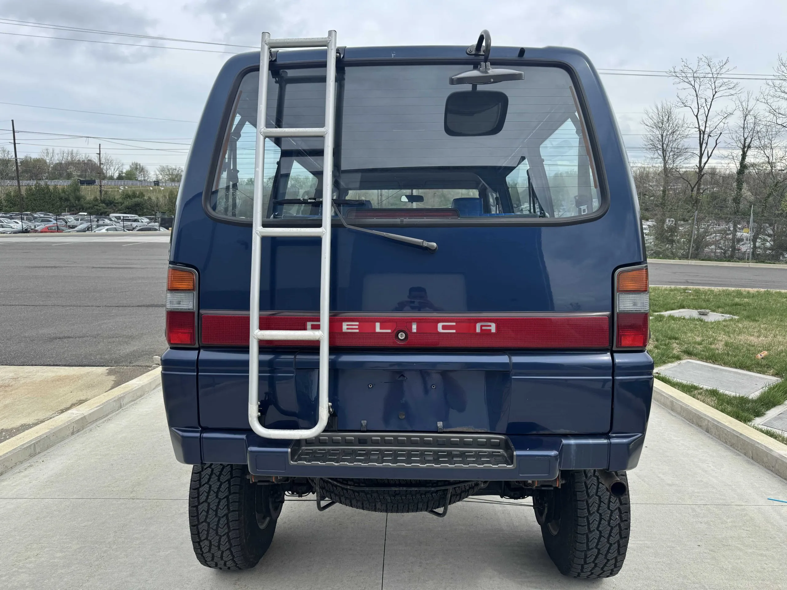 Lifted 1993 Mitsubishi Delica L300