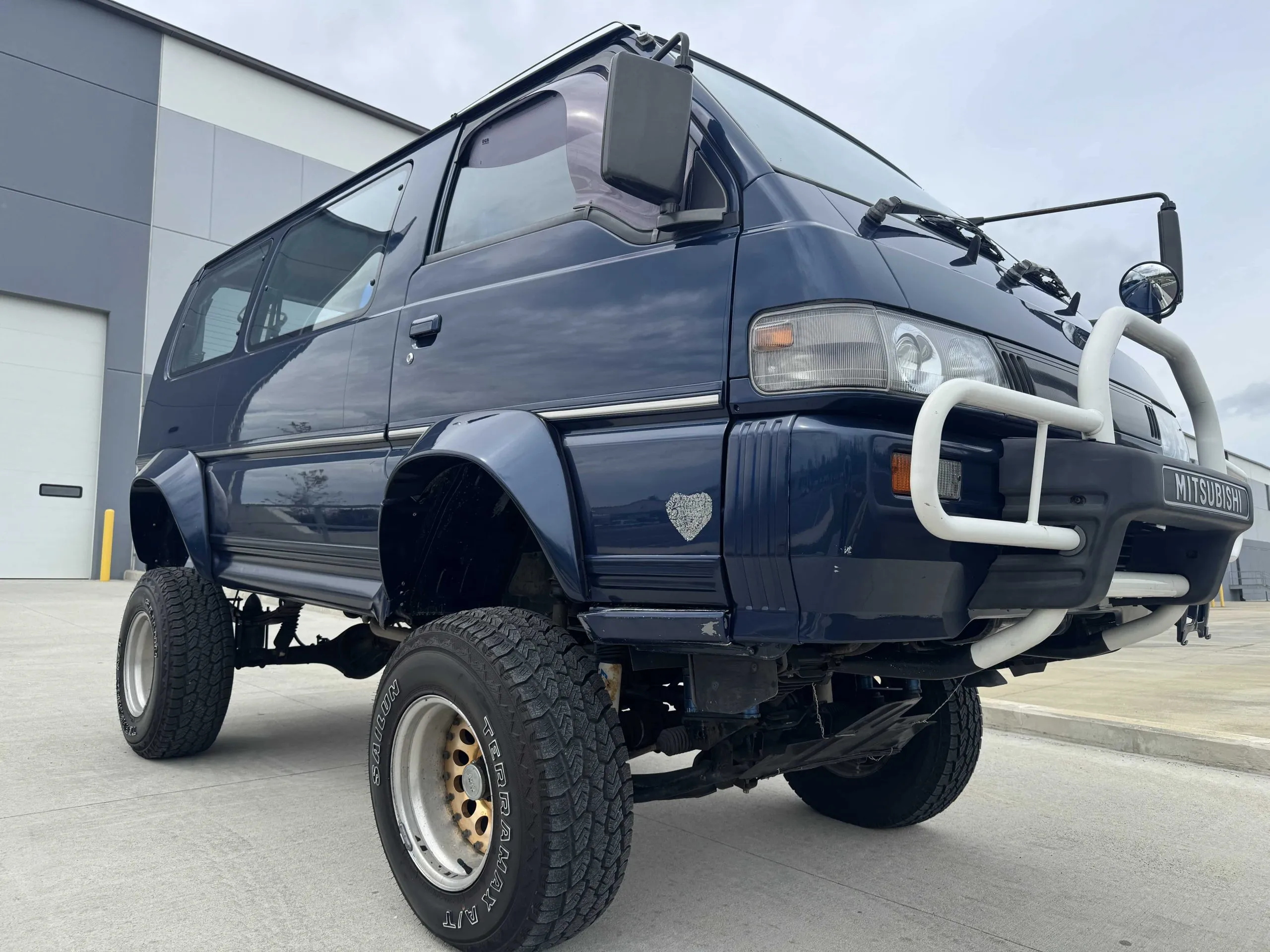 Lifted 1993 Mitsubishi Delica L300