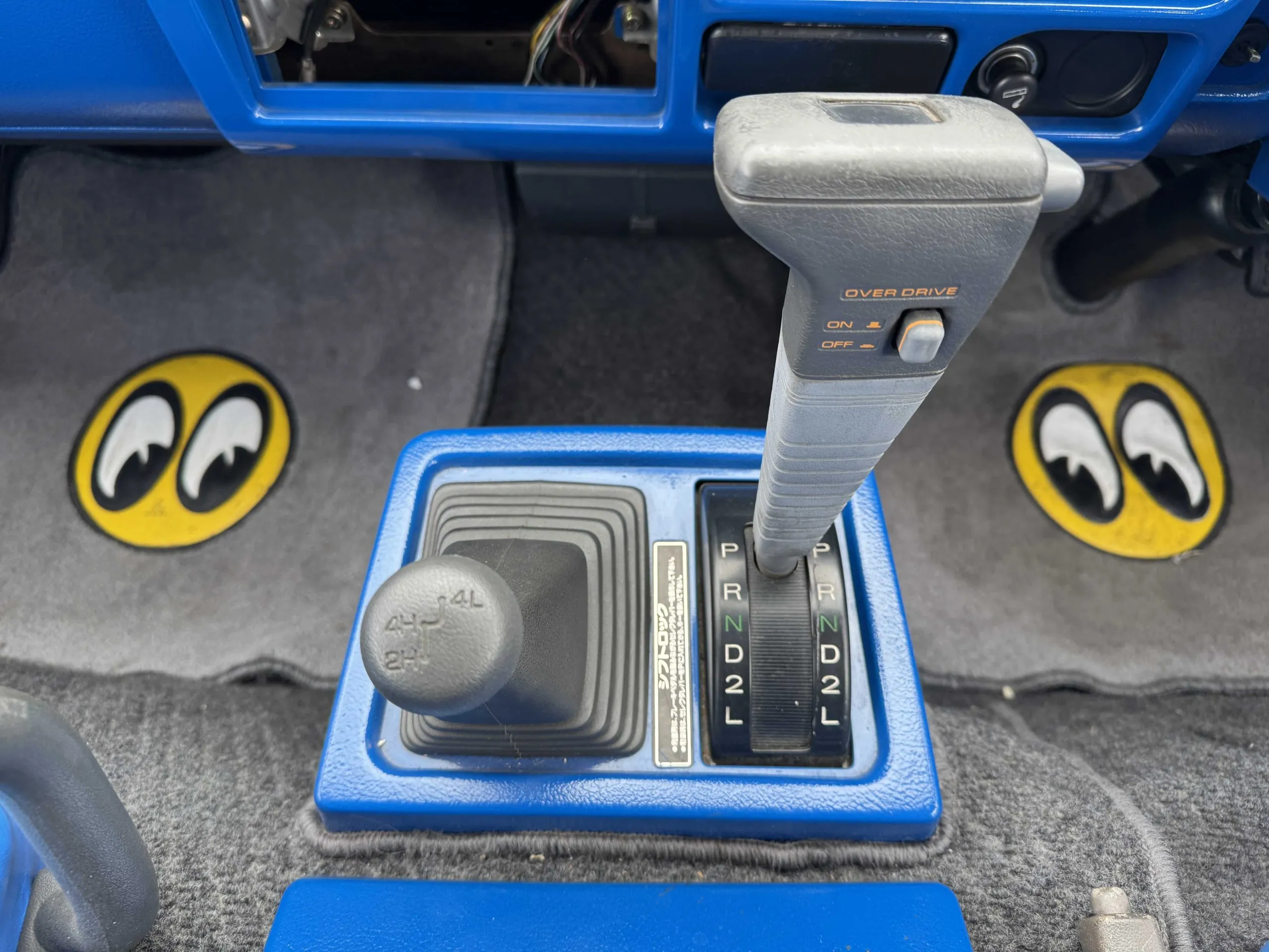 Lifted 1993 Mitsubishi Delica L300