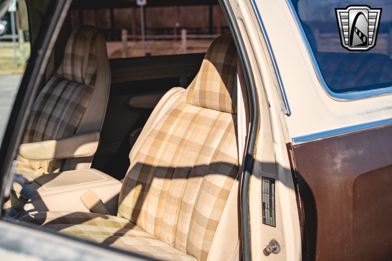 1983 Dodge Ramcharger SE Prospector