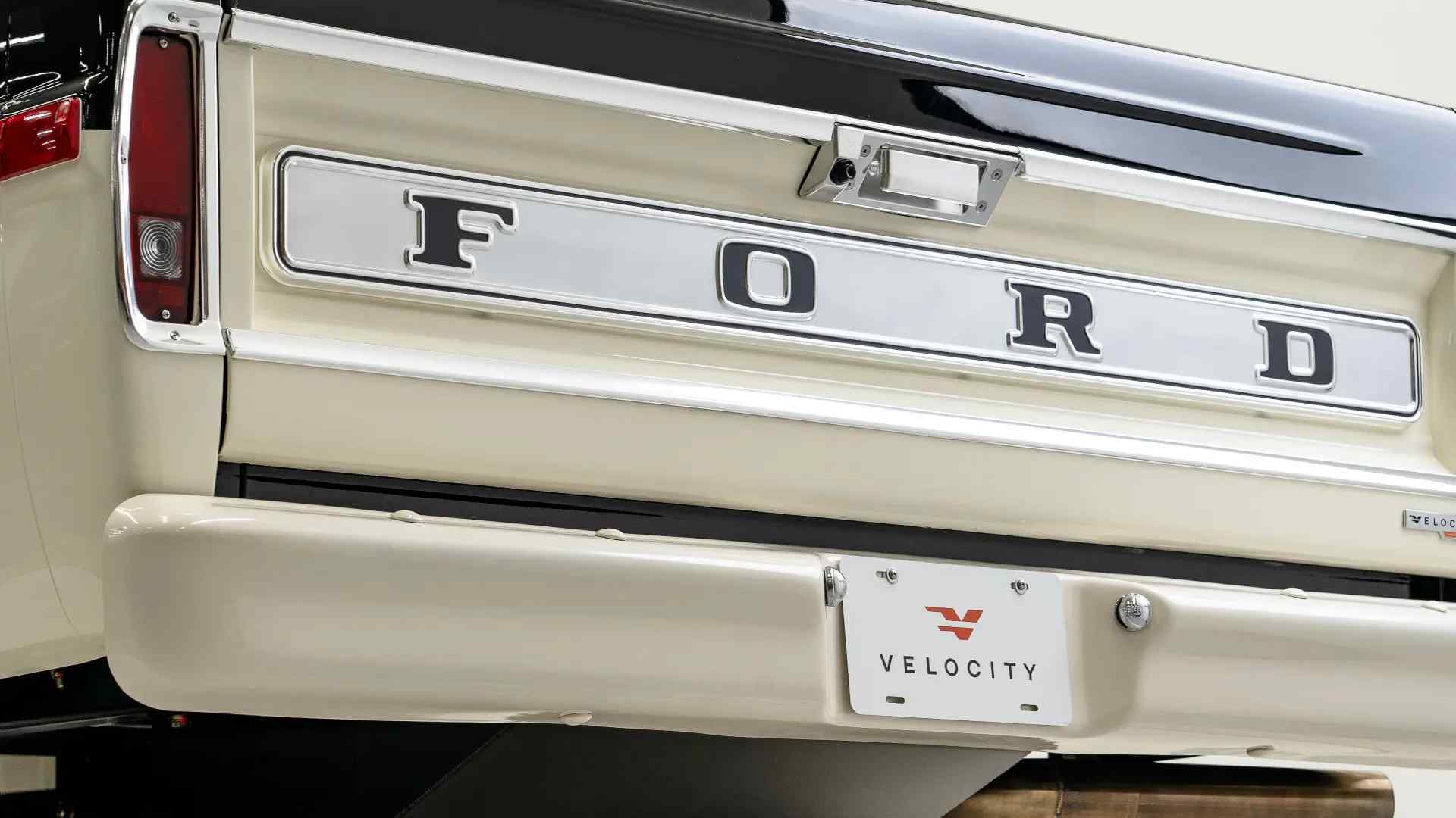 Velocity Heritage Series 1972 Ford F-250