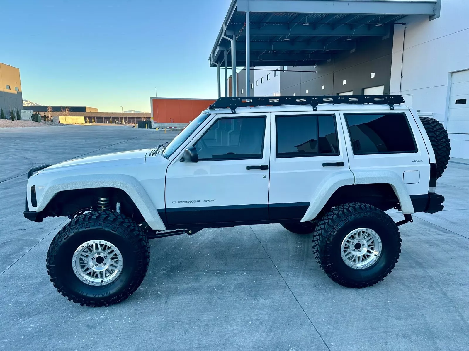 2000 Jeep Cherokee XJ Restomod
