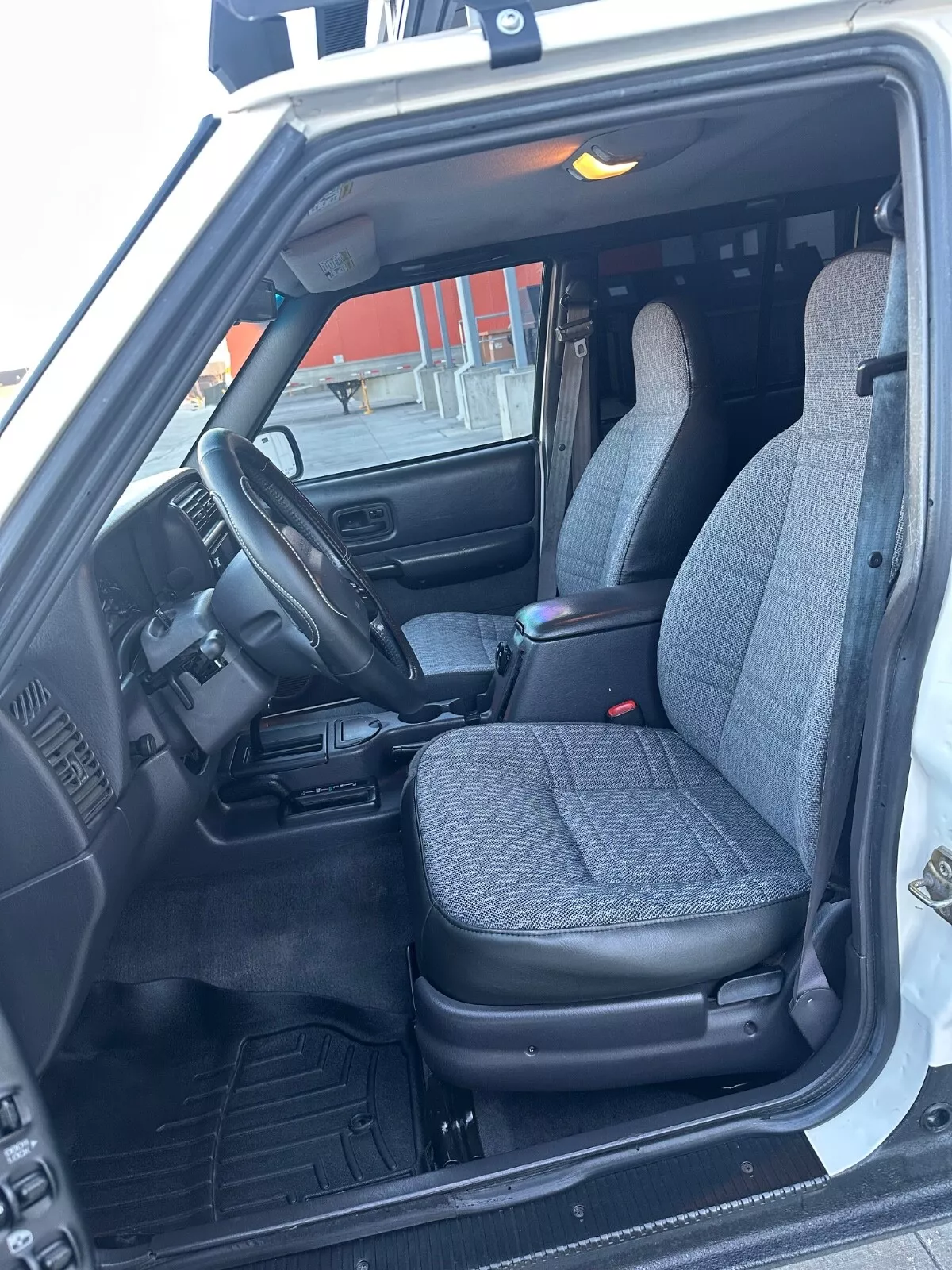 2000 Jeep Cherokee XJ Restomod