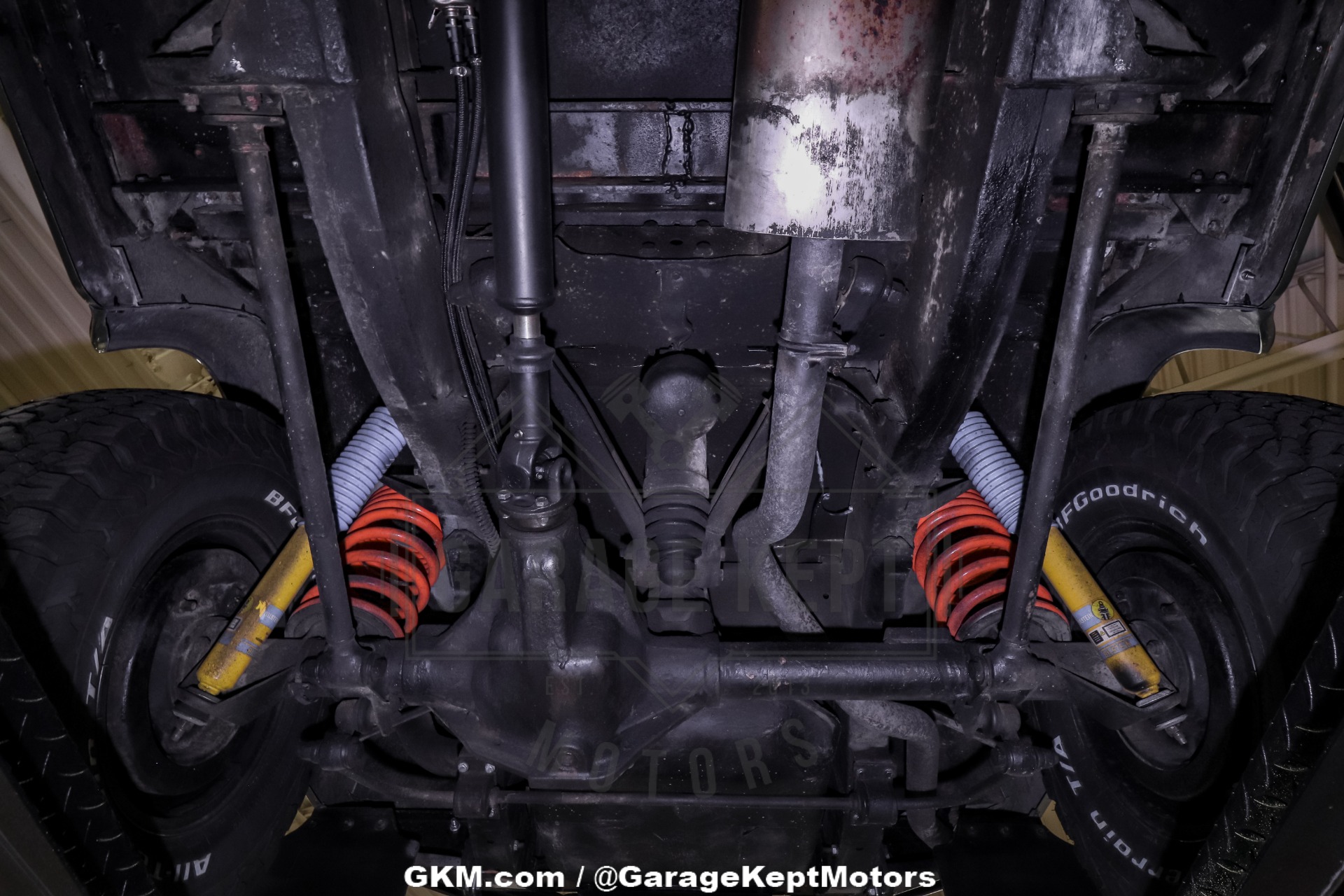 LS V8-Powered 1986 Land Rover Defender 130 - 4