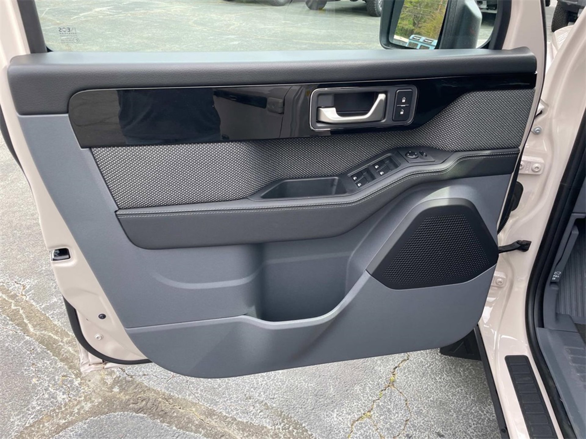 2025 INEOS Grenadier Quartermaster