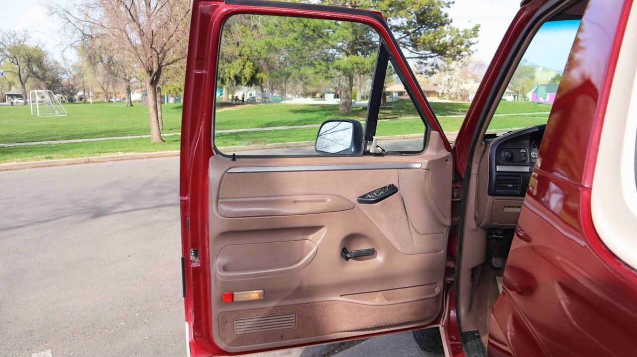 1992 Ford Bronco Eddie Bauer 4×4