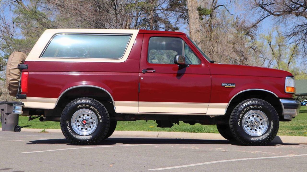 1992 Ford Bronco Eddie Bauer 4×4