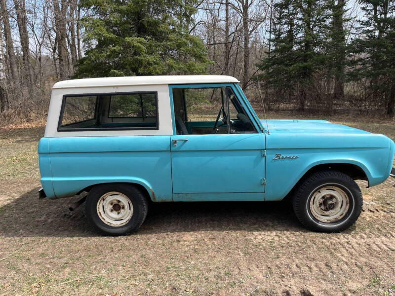 1967 Ford Bronco Wagon - 4