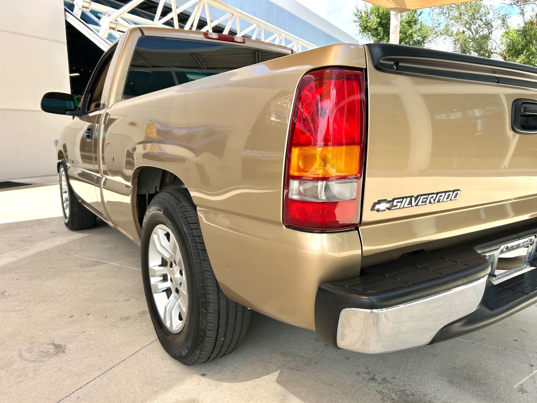 2000 Chevrolet Silverado 1500 LS - 2