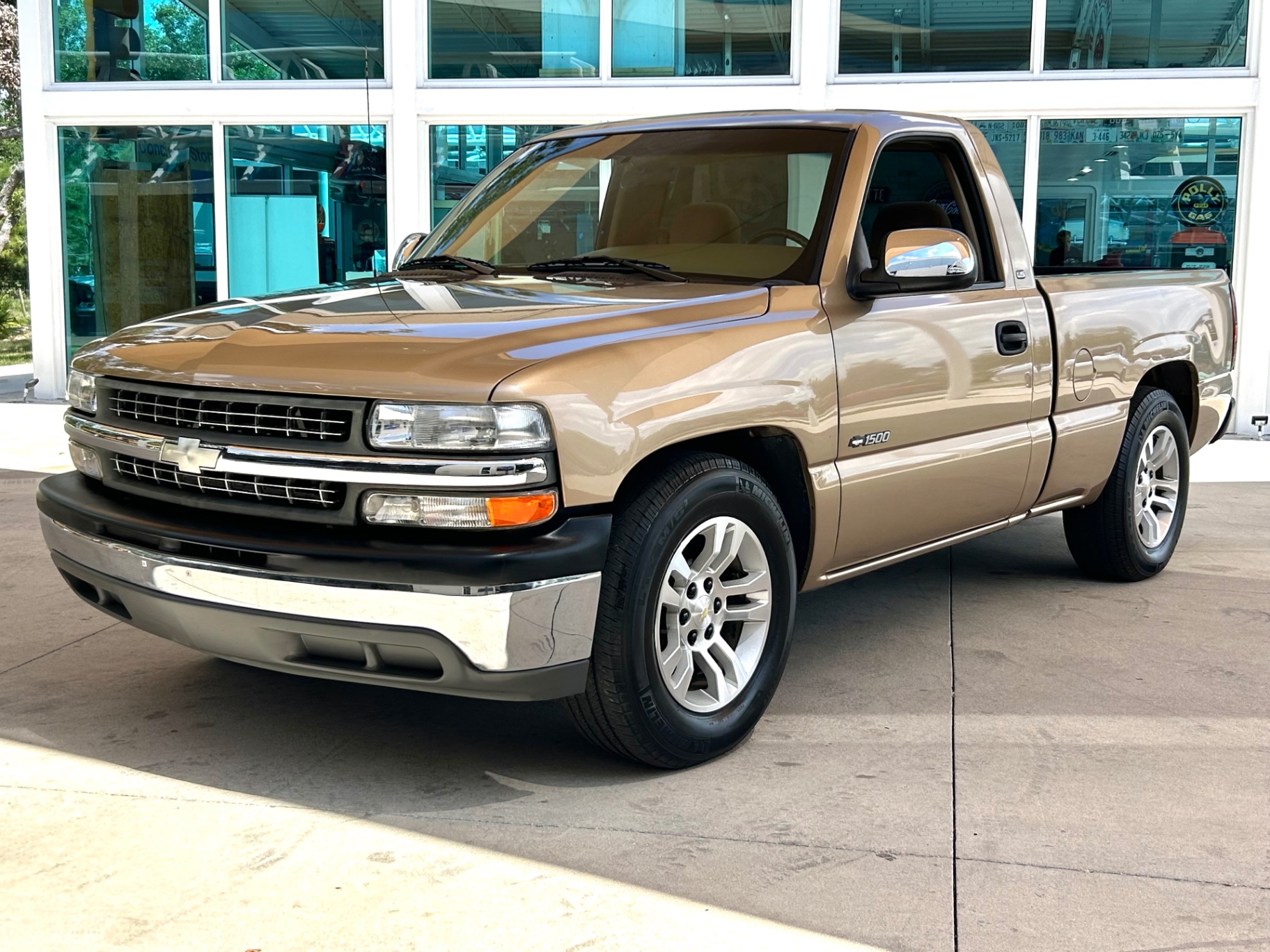 2000 Chevrolet Silverado 1500 LS