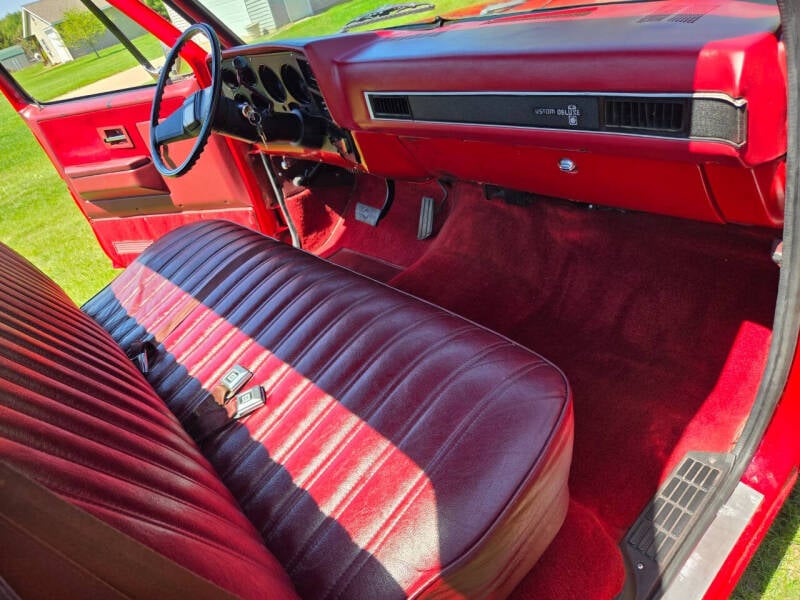 1985 Chevrolet C10 Custom Deluxe