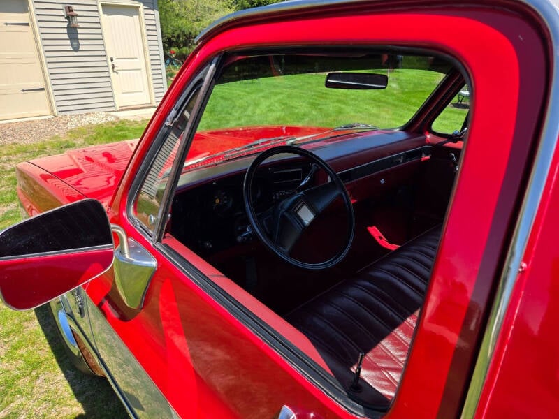 1985 Chevrolet C10 Custom Deluxe
