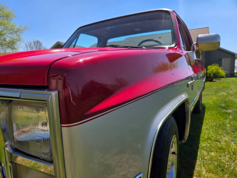 1985 Chevrolet C10 Custom Deluxe