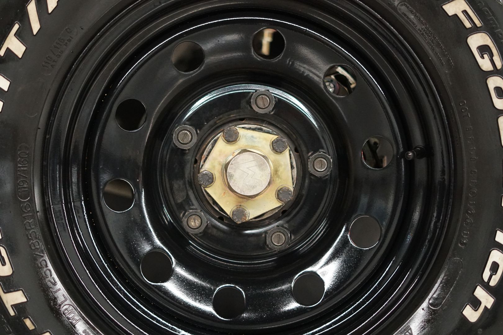 Sold: 2008 Land Rover Defender Bowler Tomcat