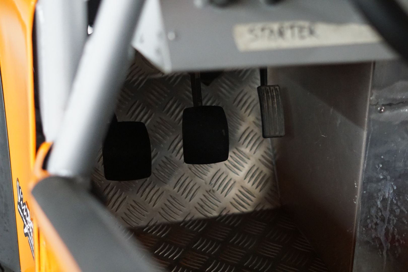 Sold: 2008 Land Rover Defender Bowler Tomcat