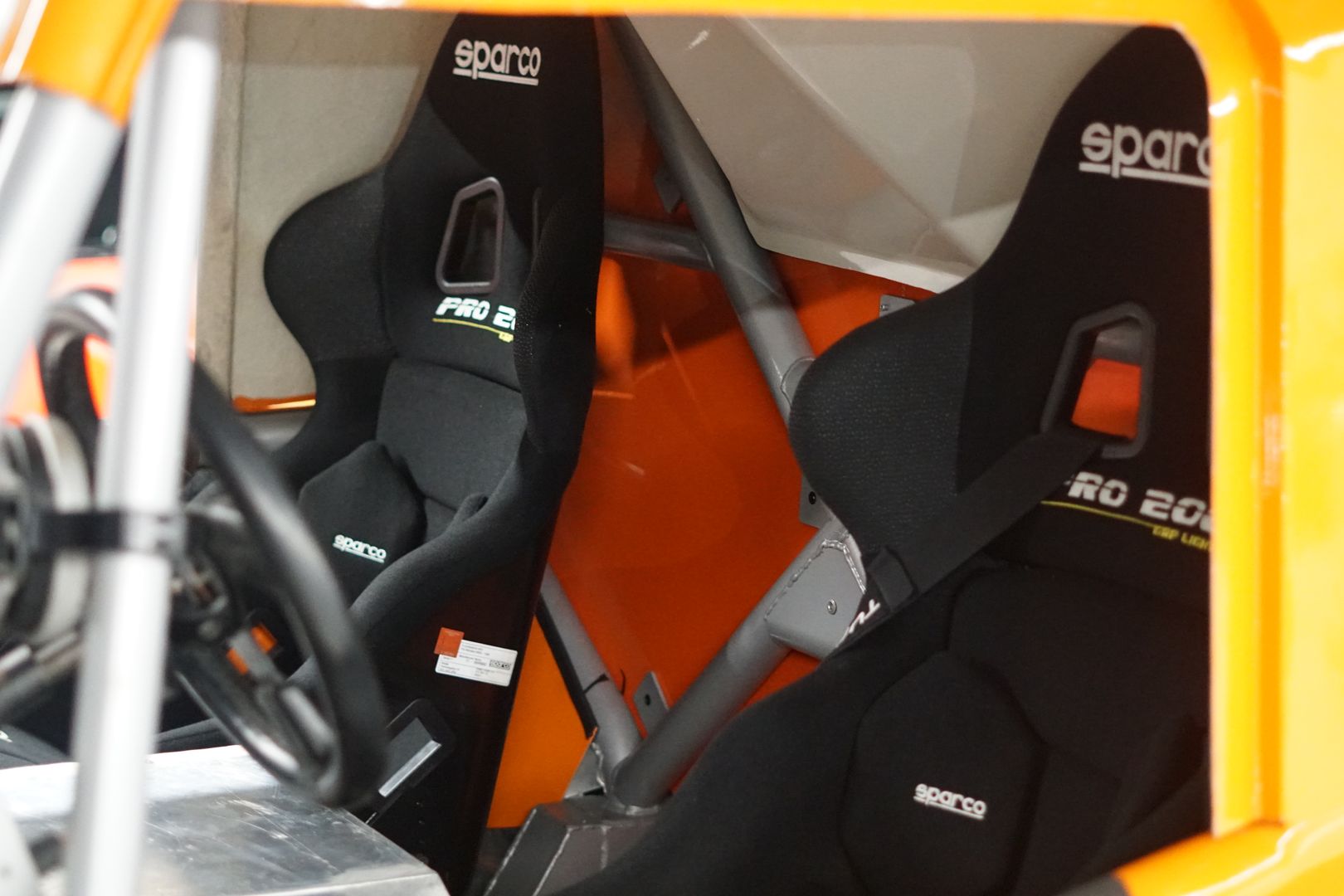 Sold: 2008 Land Rover Defender Bowler Tomcat