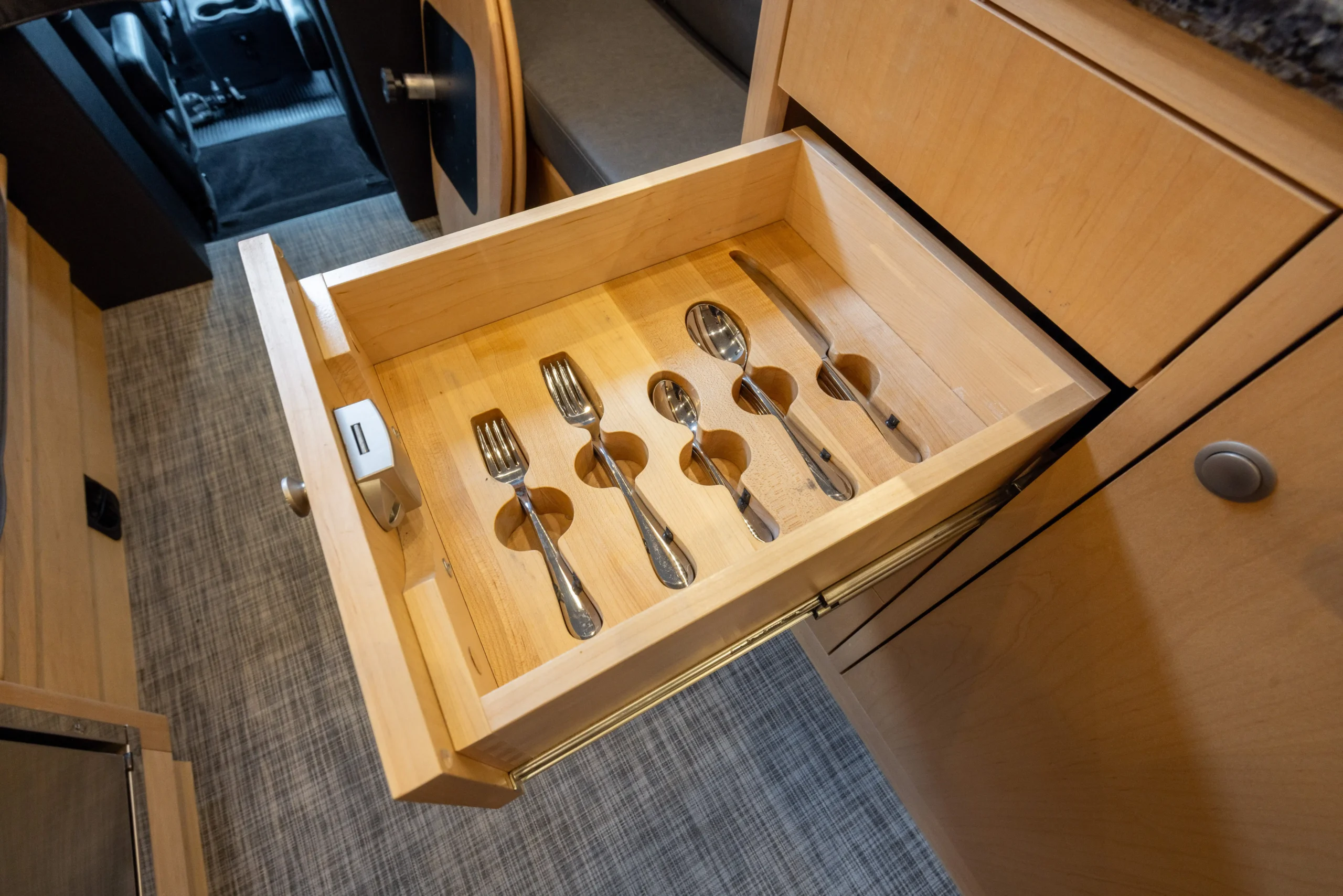 2016 EarthRoamer XV-LTS 157