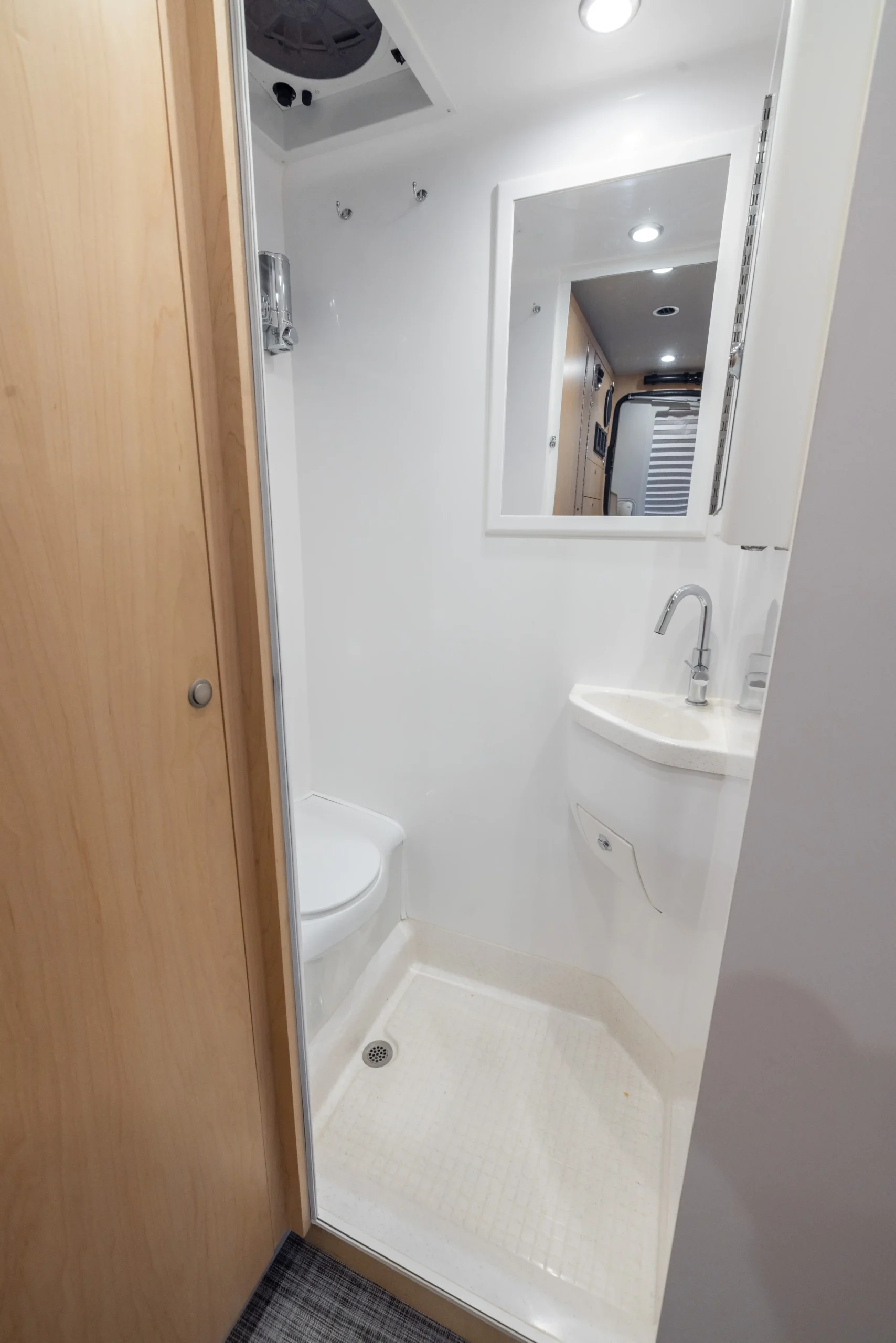 2016 EarthRoamer XV-LTS 157