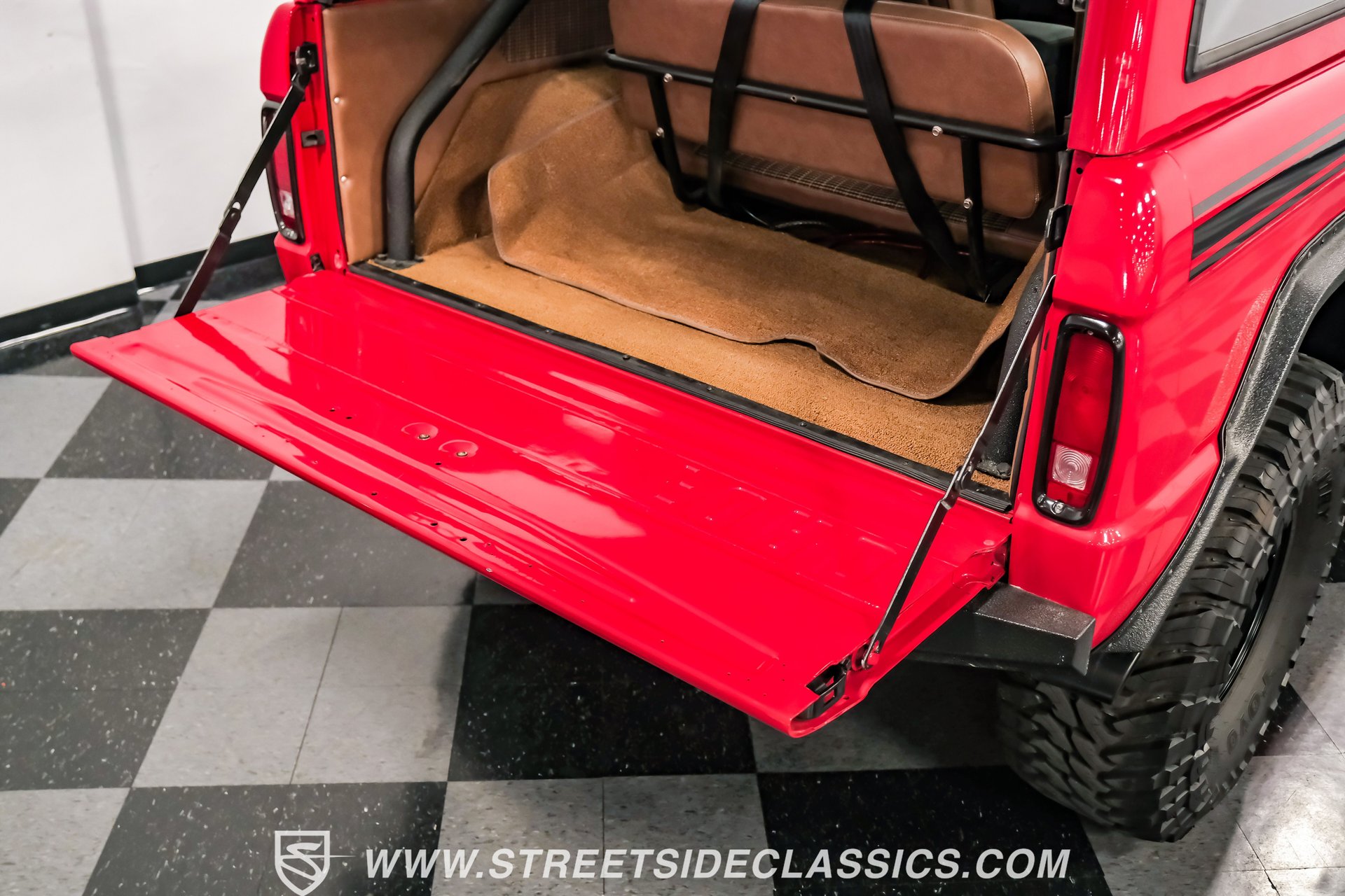 1973 Ford Bronco - 4