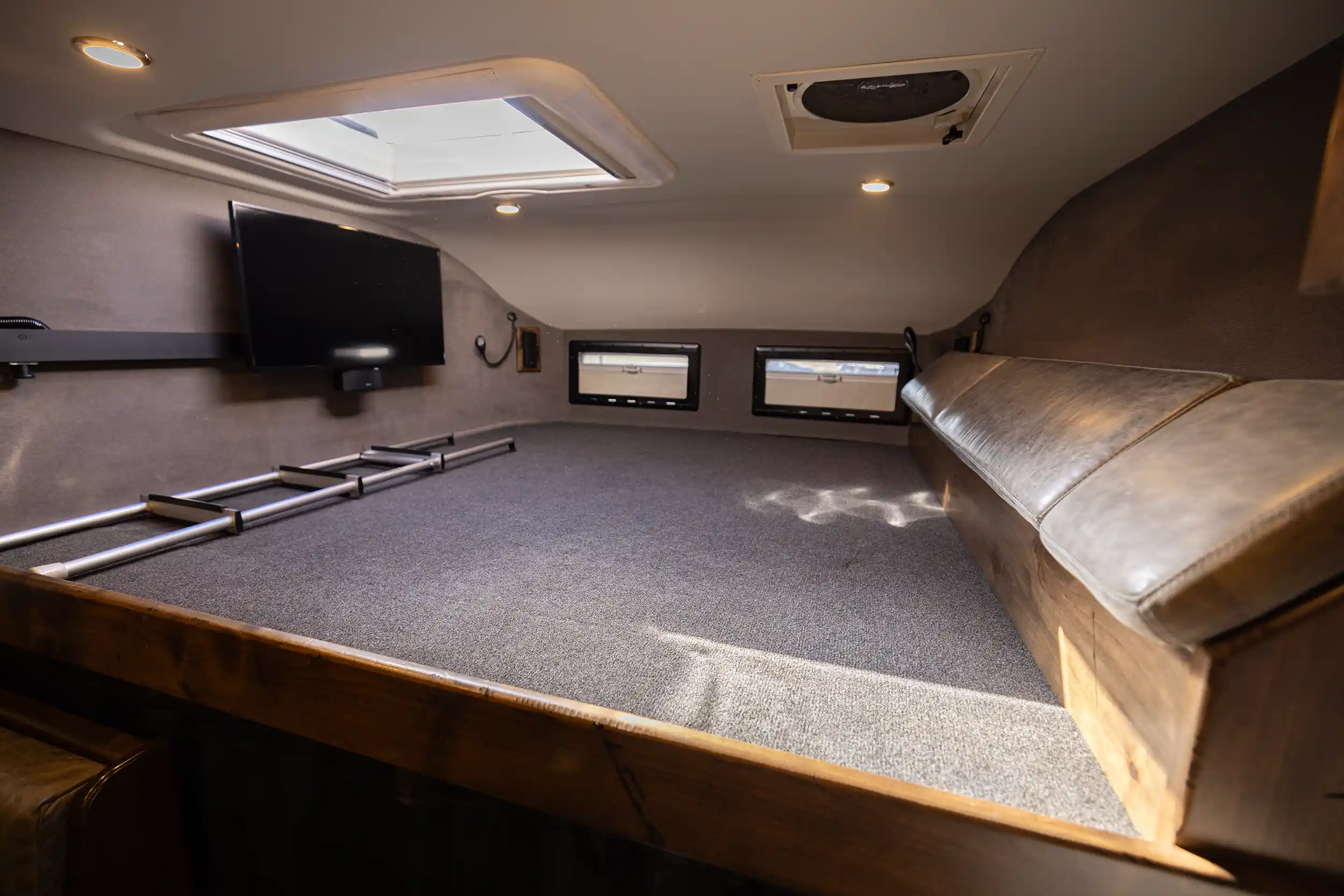 2018 EarthRoamer XV-LTS 200