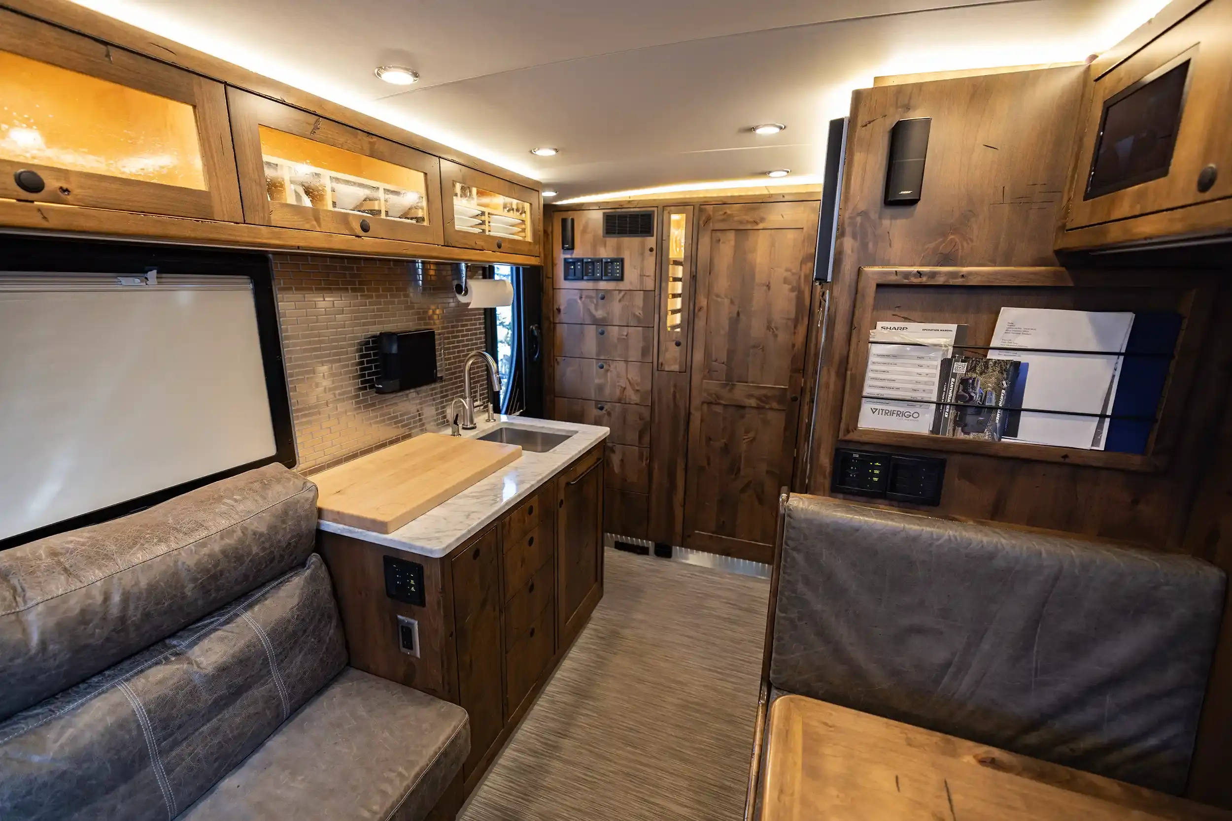 2018 EarthRoamer XV-LTS 200